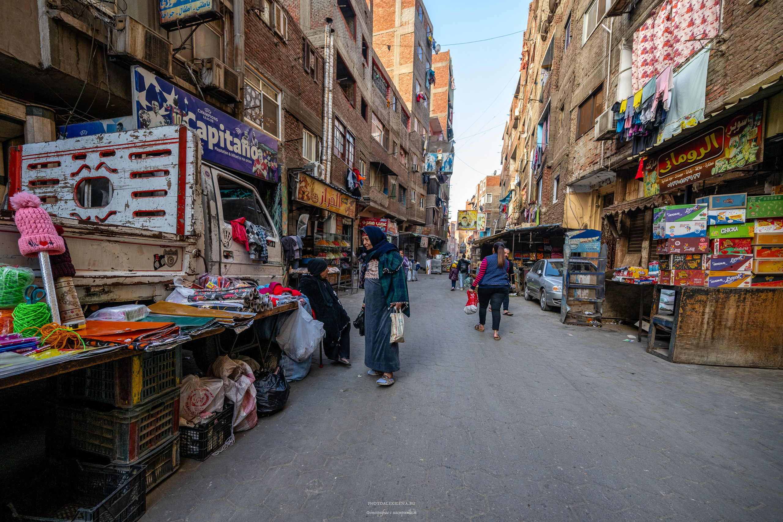 Пещерный монастырь и город мусорщиков. Авторские стильные фотокартины
