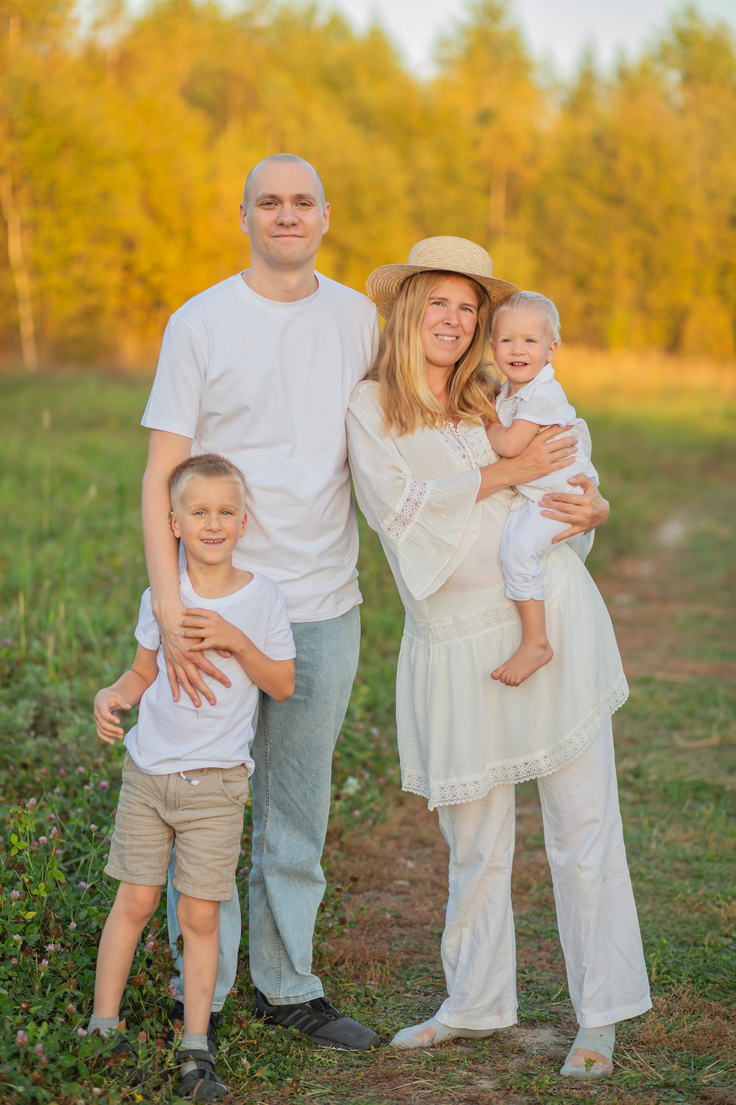 В поле…. Семейный и детский фотограф в Москве и МО — Александра