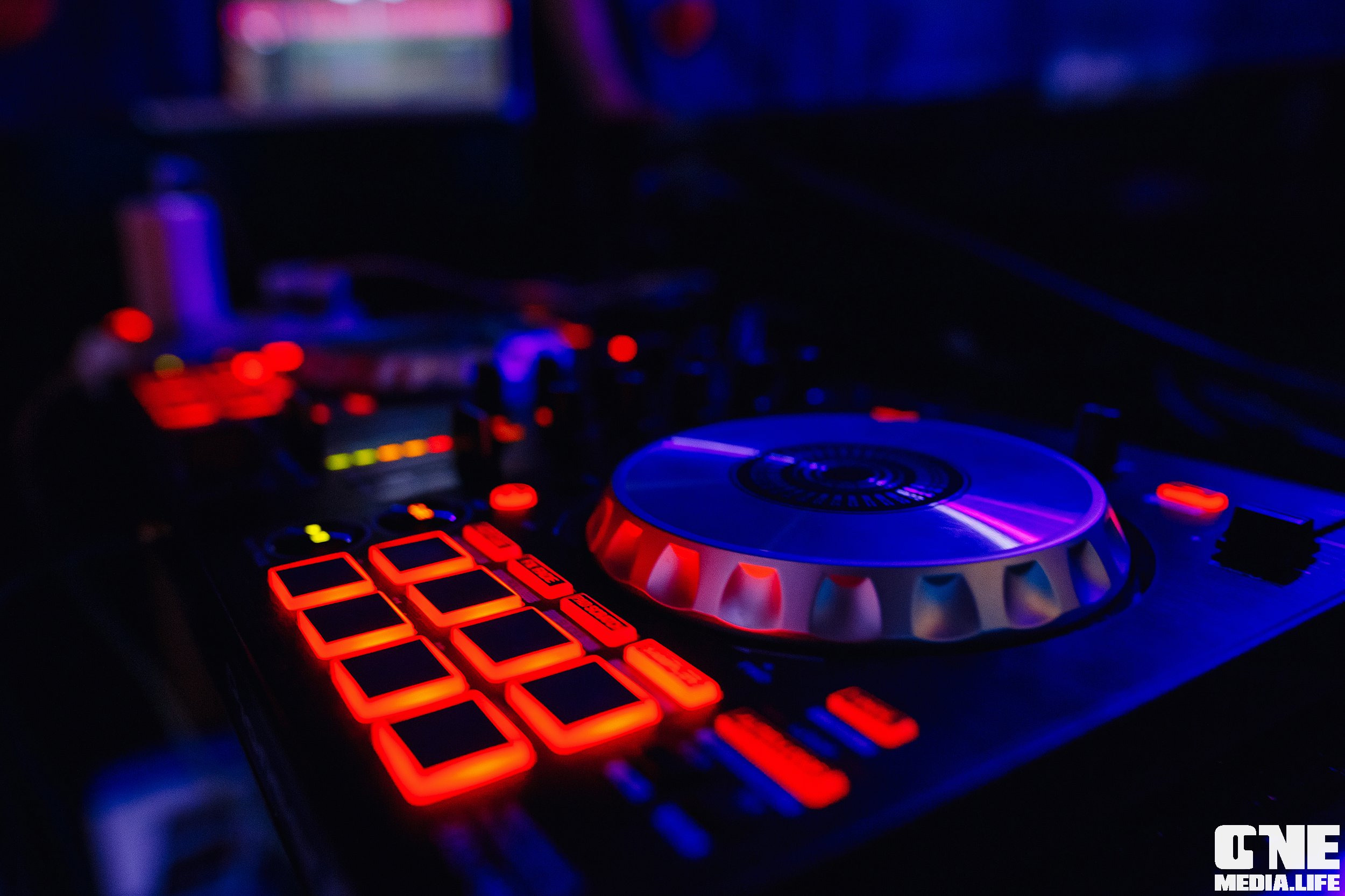 Фоторепортаж из ночного клуба Illusion. One Media Life: фоторепортажи, фотоотчеты с мероприятий и заведений