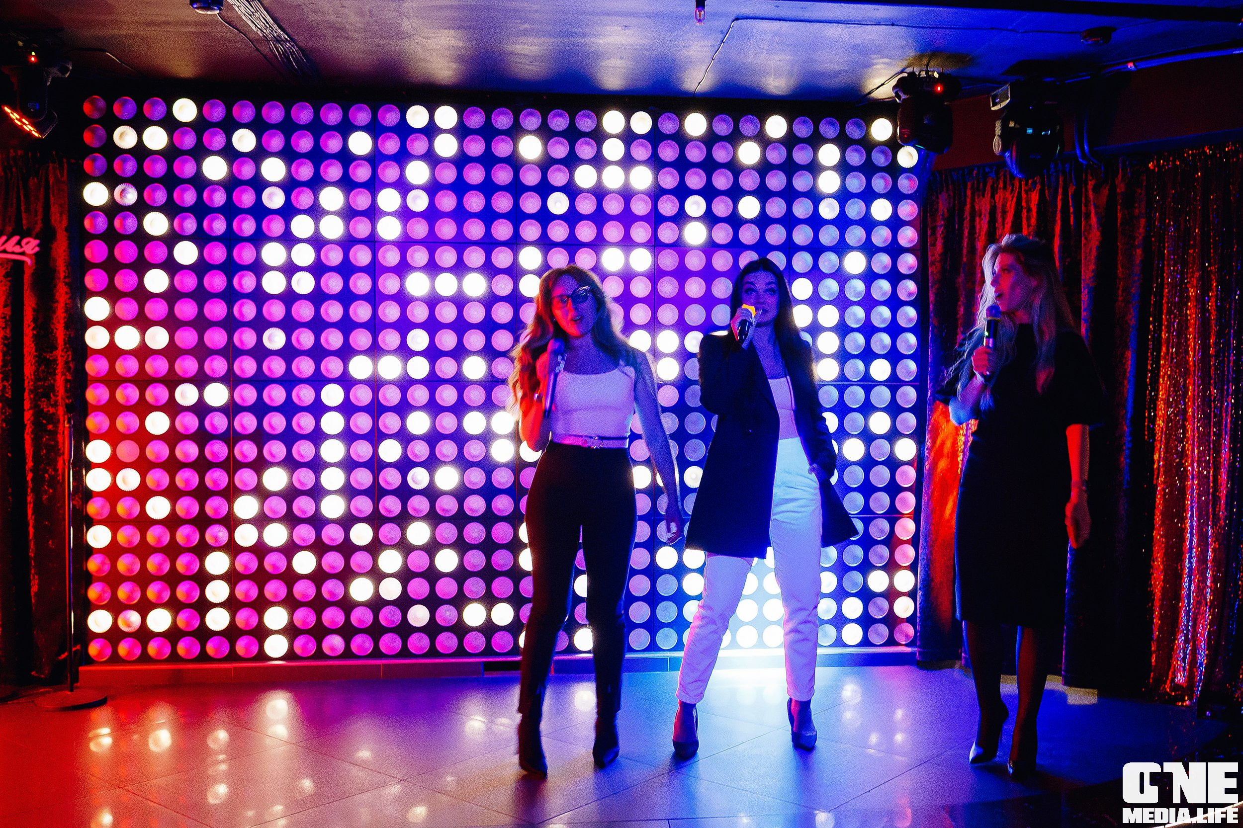 Фоторепортаж из караоке клуба Эйфория. One Media Life: фоторепортажи, фотоотчеты с мероприятий и заведений