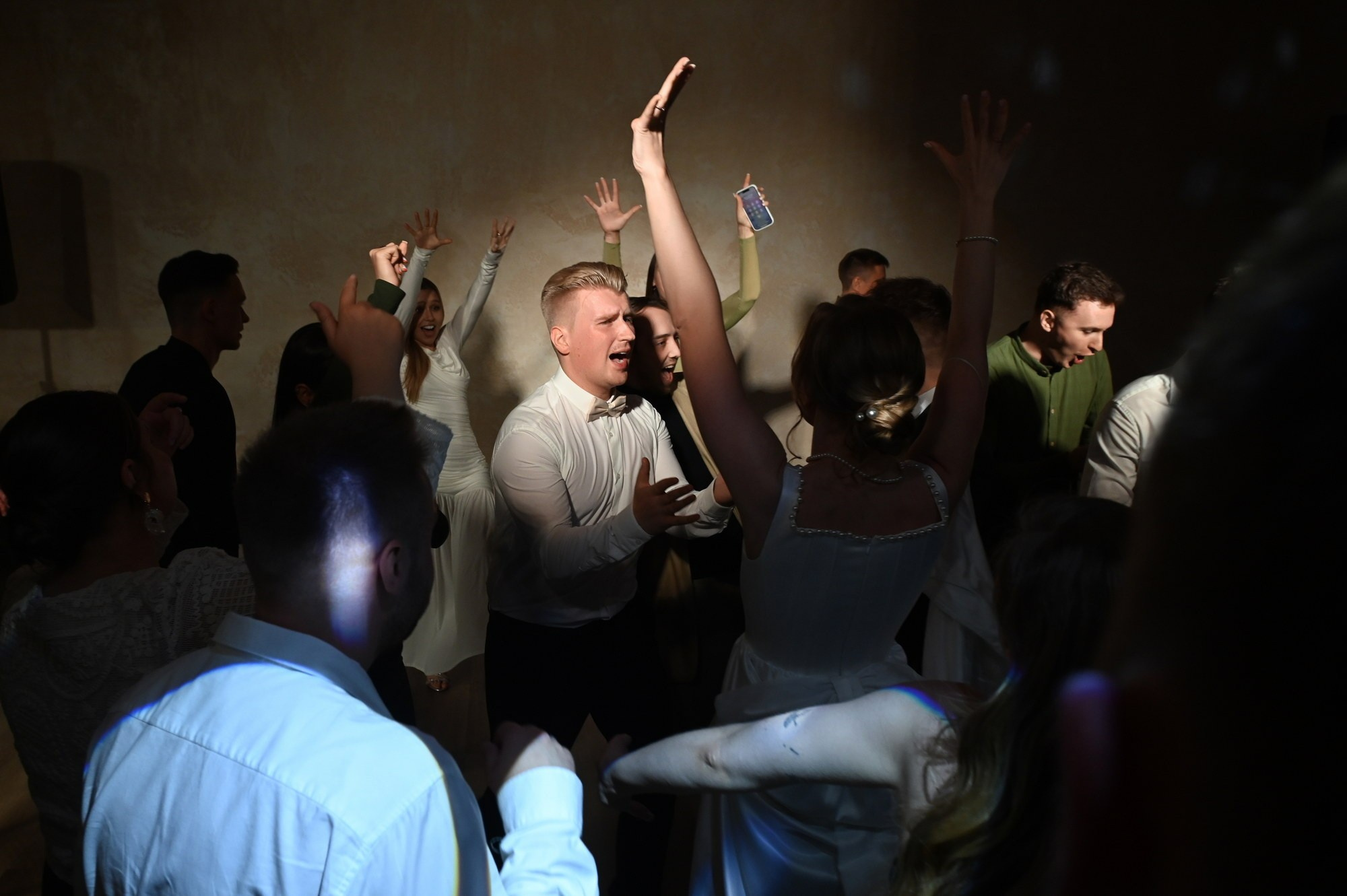 Фотожурналист на свадьбе: когда кадры становятся историей. Документальный фотограф Сергей Вдовин