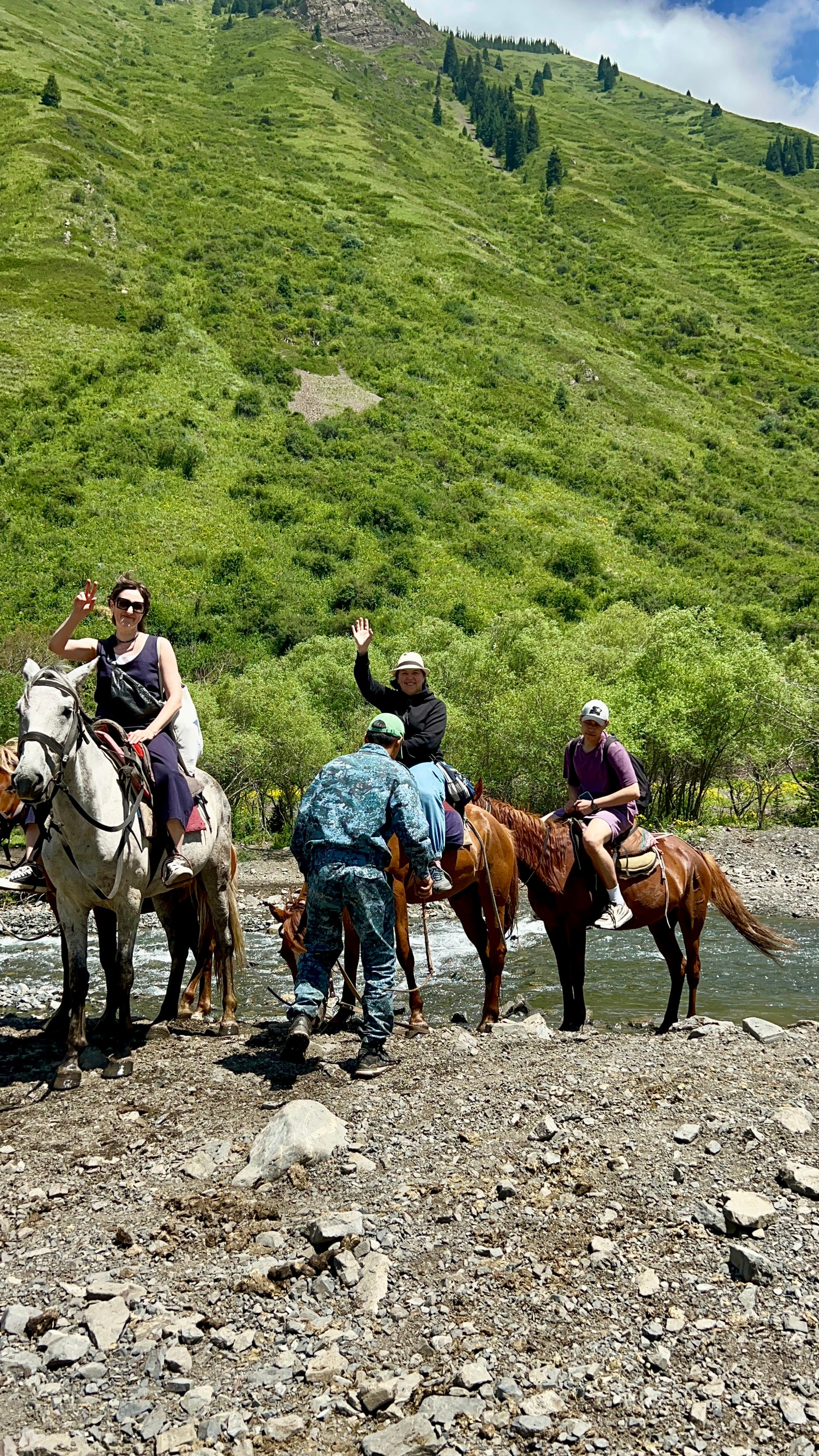 Два озера Каинды и Кольсай за один день — экскурсия из Алматы