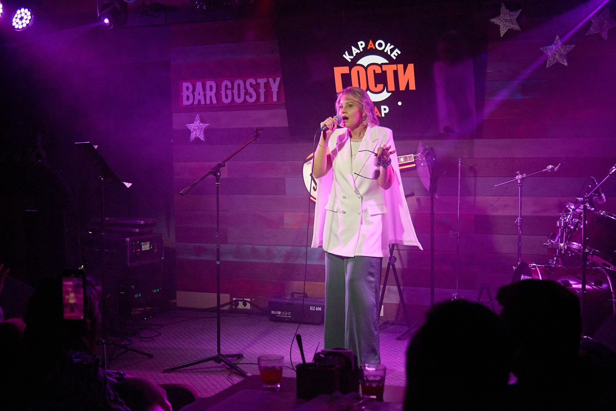 Концерт в баре «Гости». Фотограф Омск | Александр Вандеров