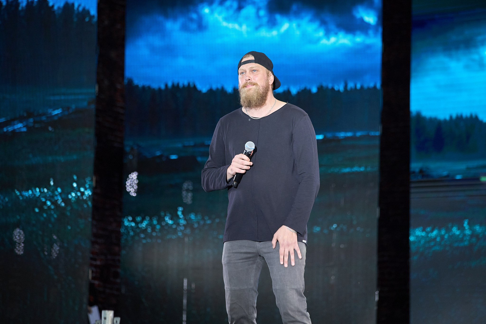 Концерт 9 мая 2025 года на соборной площади. Фотограф Омск | Александр Вандеров