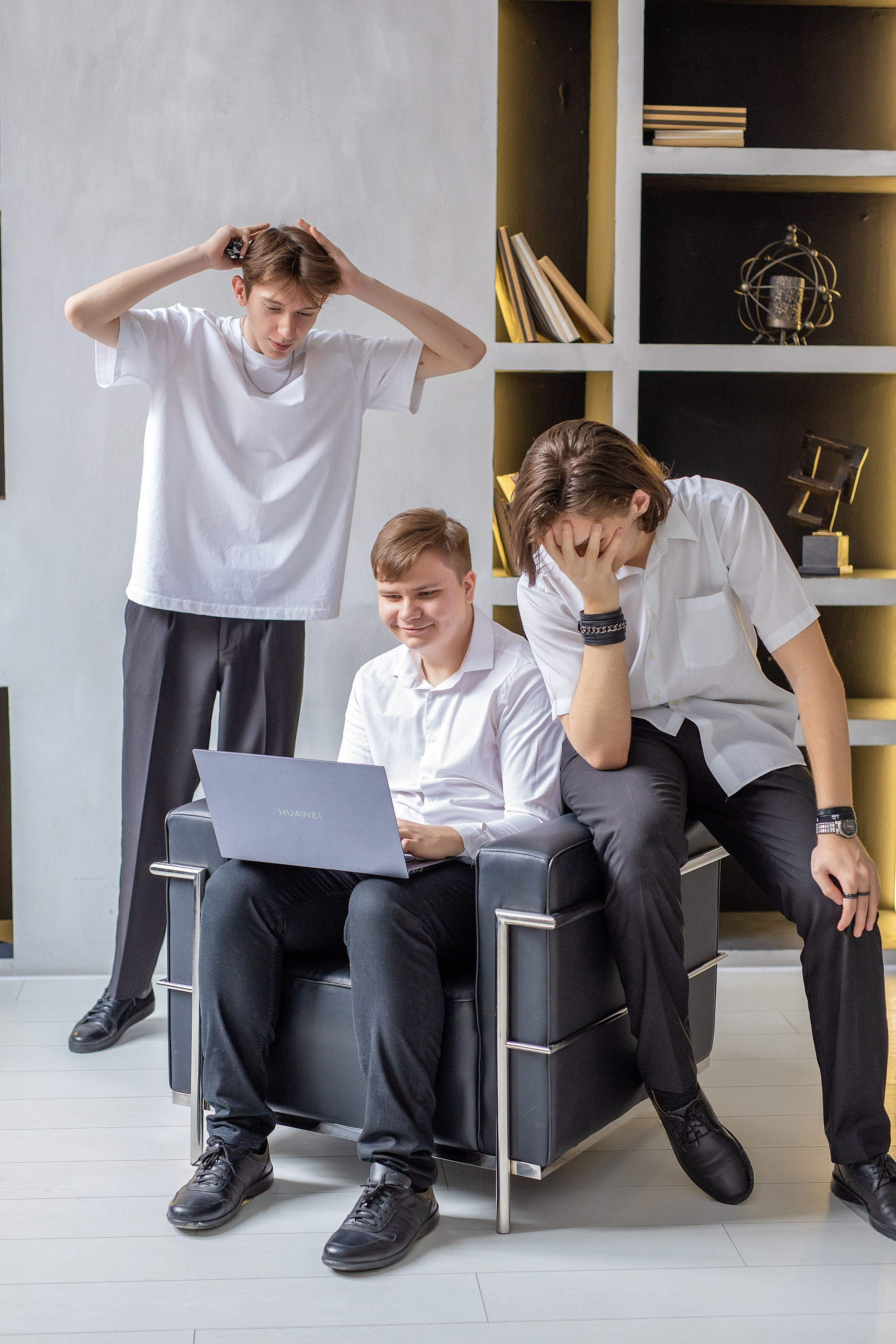 Выпускной альбом Владивосток 11 класс. Стильный выпускной альбом Владивосток фотограф Вероника Мигачева