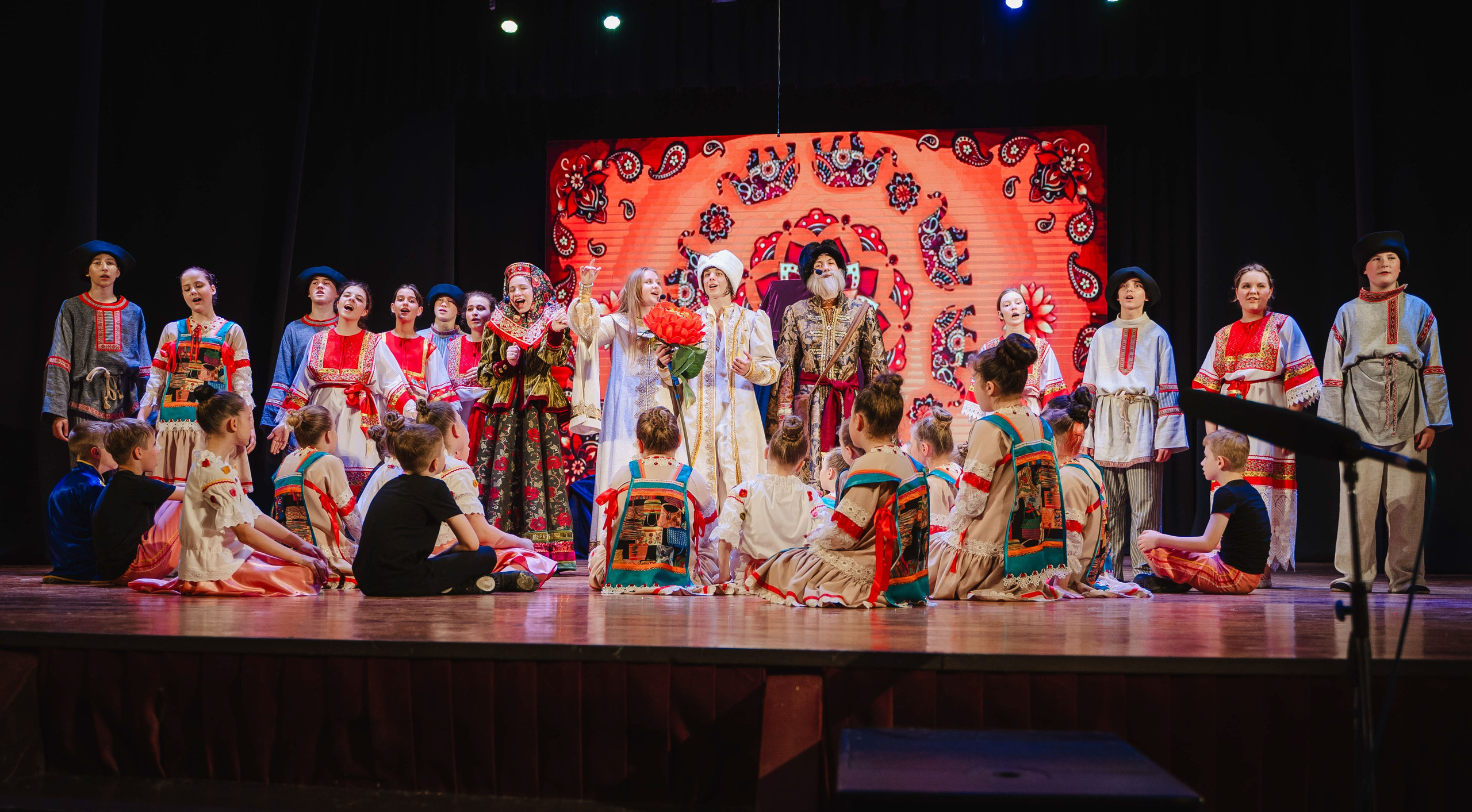 Фееричное выступление театрального коллектива АРТ-Визит г. Краснодар. Фотографы из солнечного Краснодара Вадим и Надежда Митус