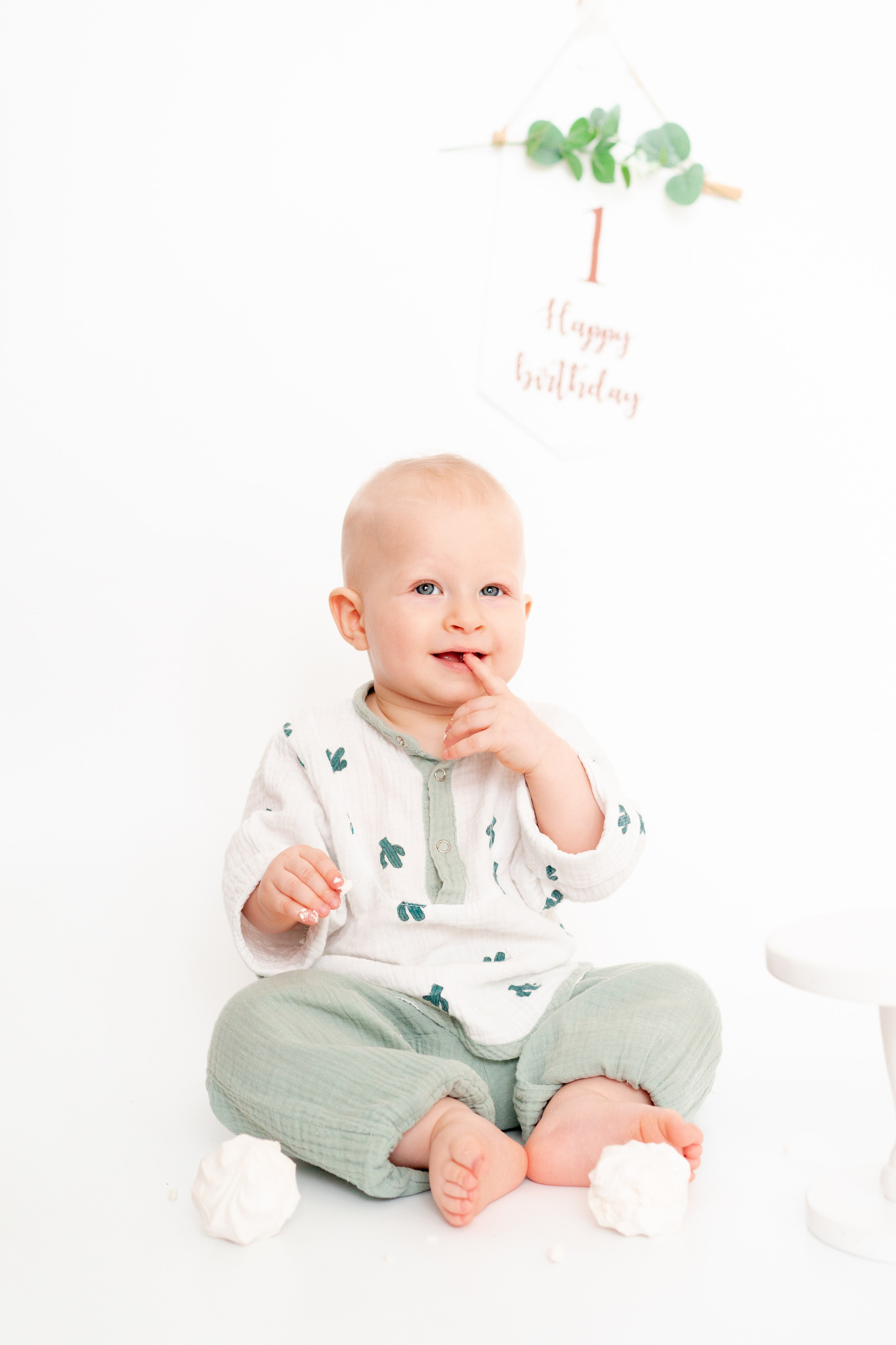 Крушение первого тортика в первый День Рождения малыша!