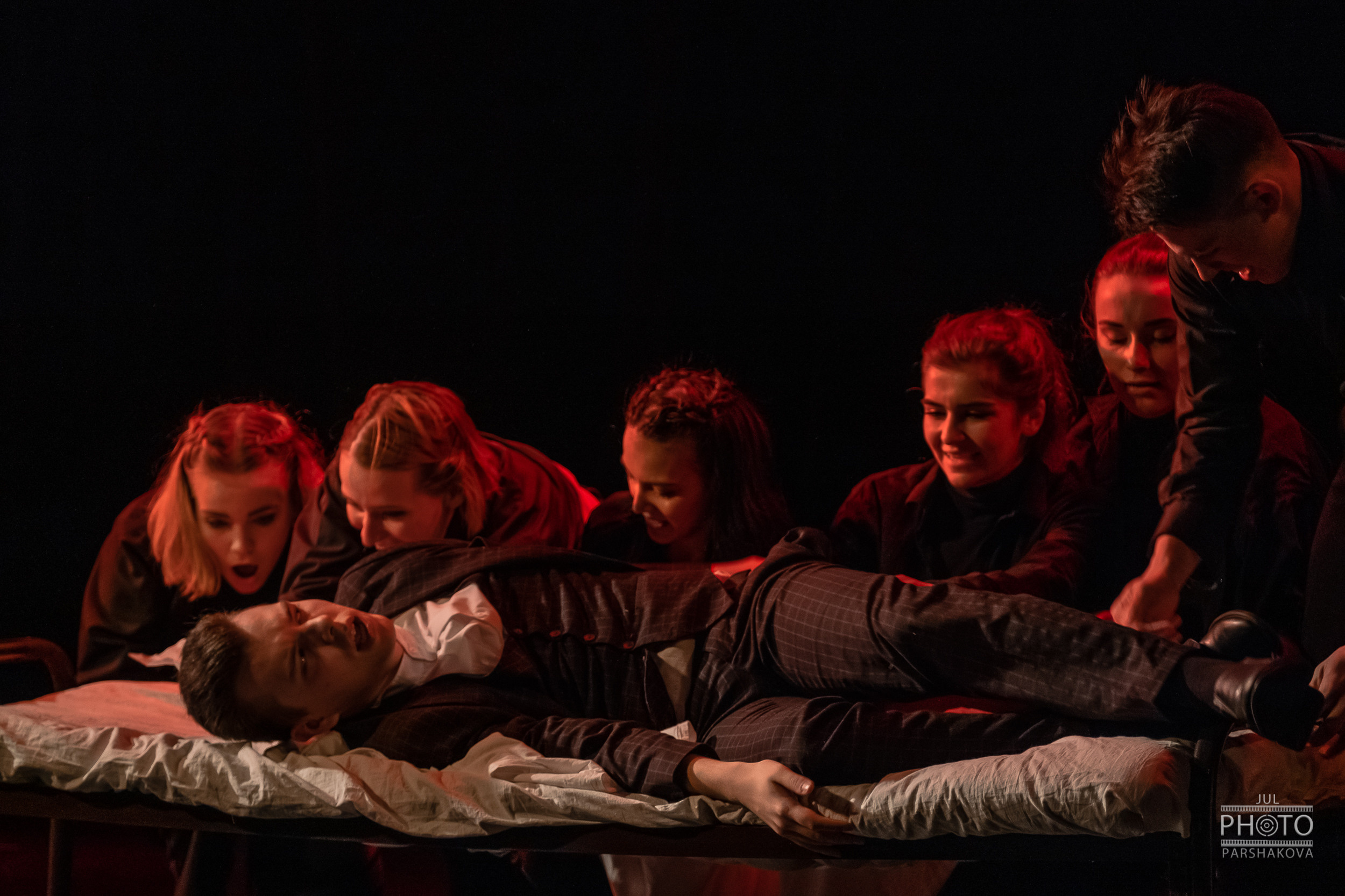 Дипломный спектакль Рукописи не горят. Фотограф в Санкт-Петербурге и Москве Юлия Паршакова