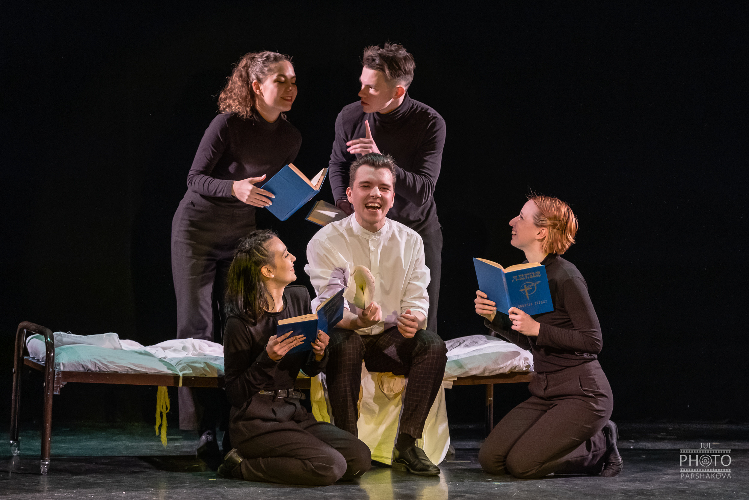 Дипломный спектакль Рукописи не горят. Фотограф в Санкт-Петербурге и Москве Юлия Паршакова
