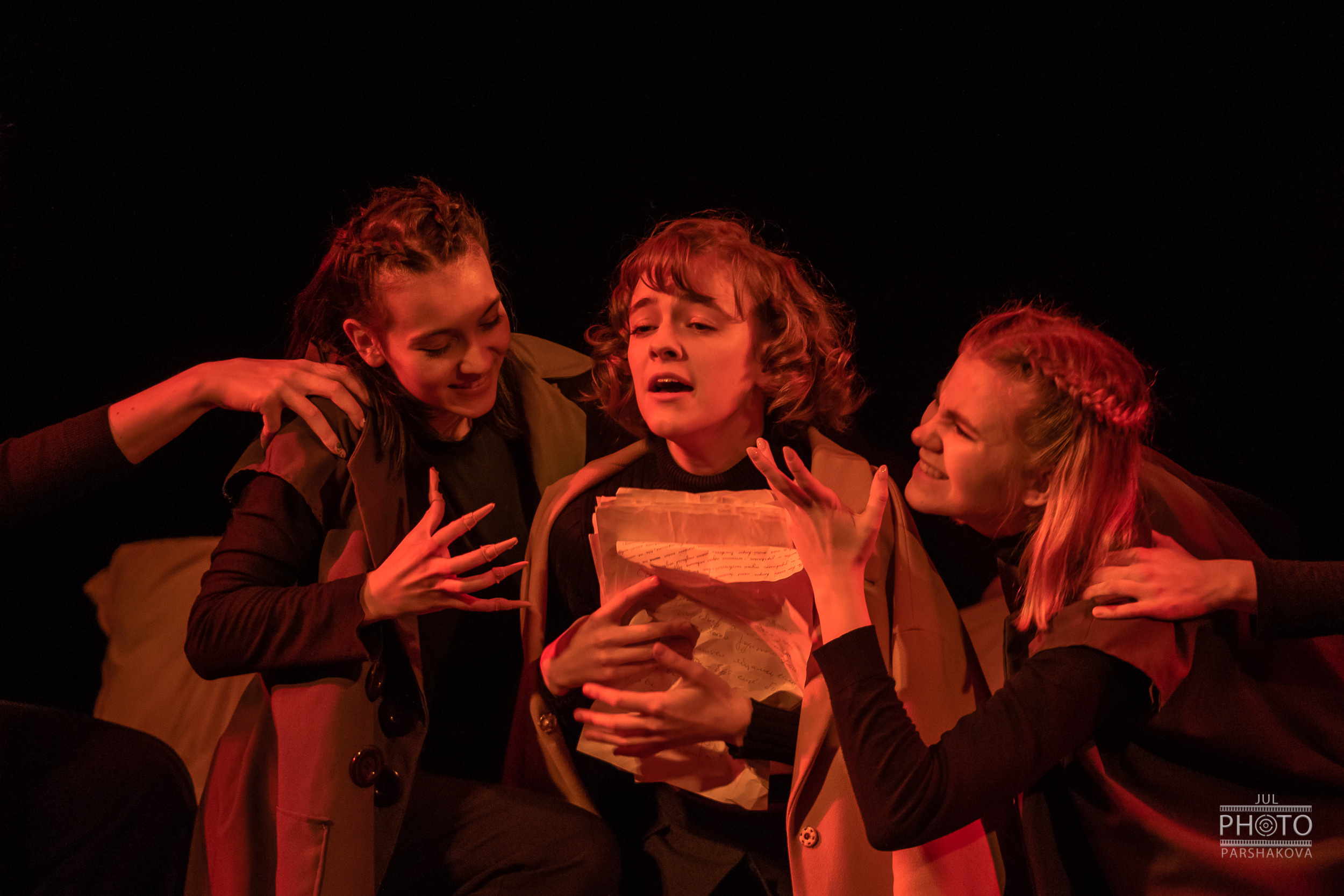 Дипломный спектакль Рукописи не горят. Фотограф в Санкт-Петербурге и Москве Юлия Паршакова