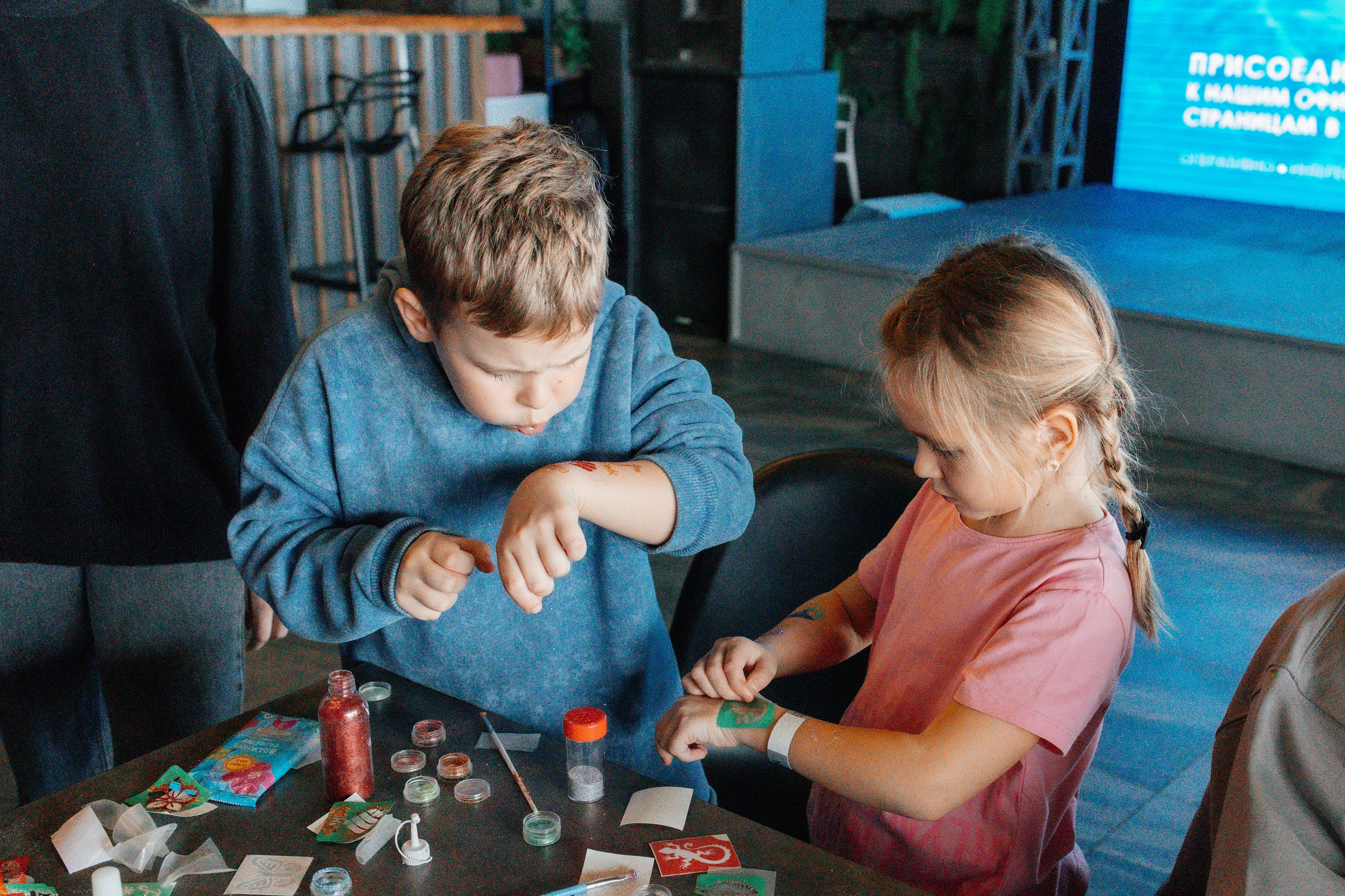 Блеск тату в Лофте. Семейный и детский фотограф в Славгороде Анастасия Винс