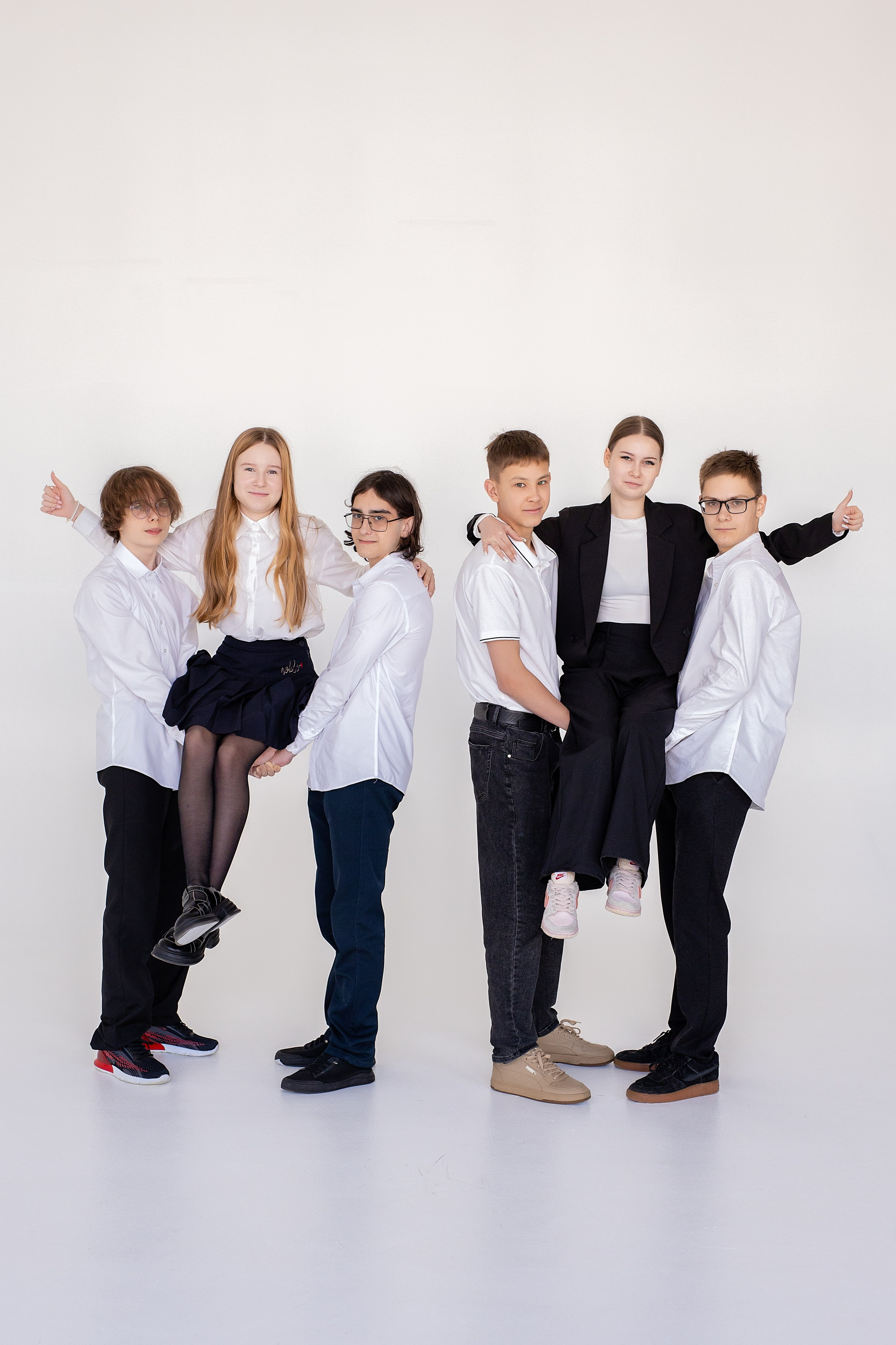 67 школа, 9б класс. Стильный выпускной альбом Владивосток фотограф Вероника Мигачева