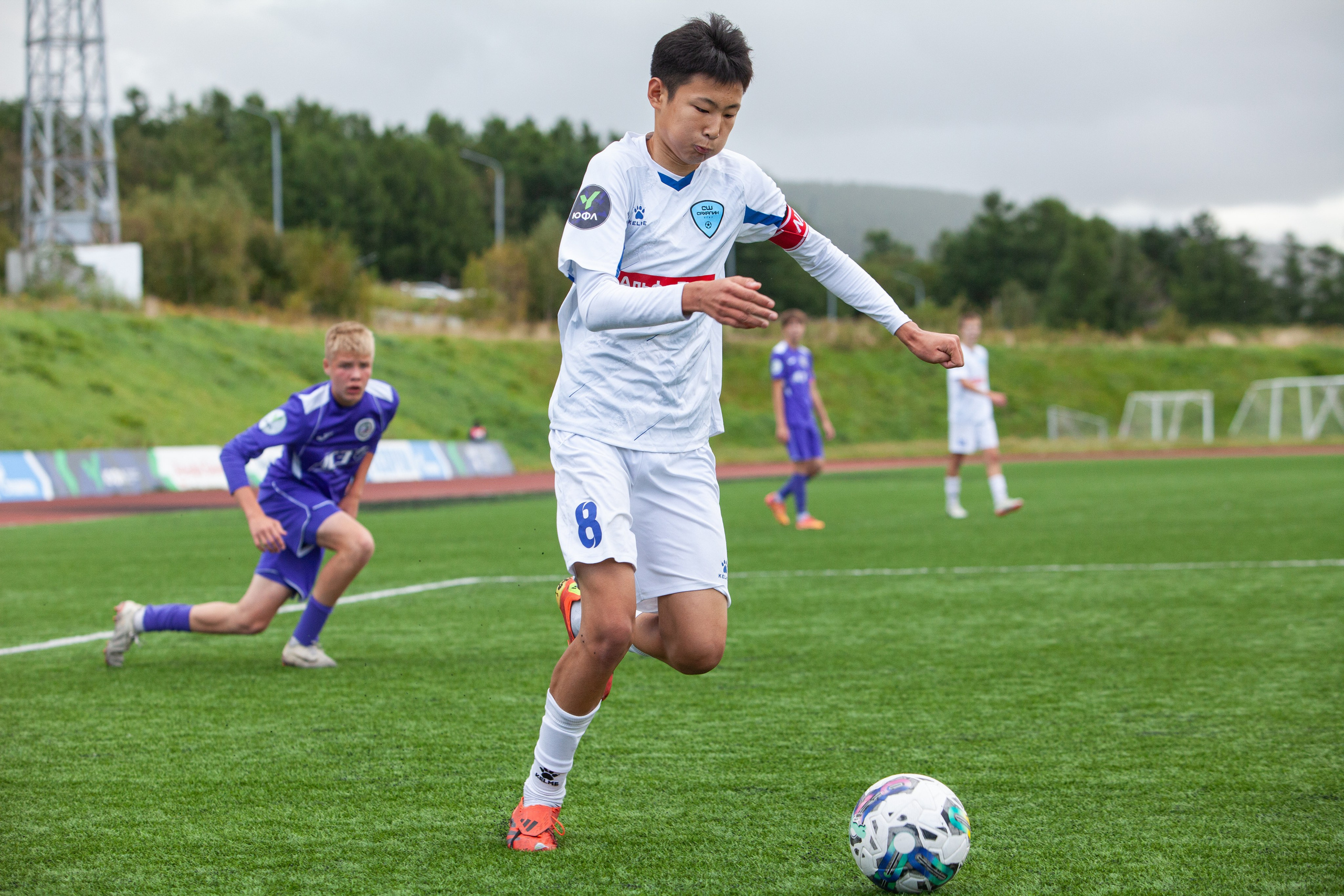 Матч юношеской футбольной лиги между командами СШ «Сахалин» и «СШОР № 1» (Комсомольск-на-Амуре). Кутузов Евгений Фотограф в Южно-Сахалинске