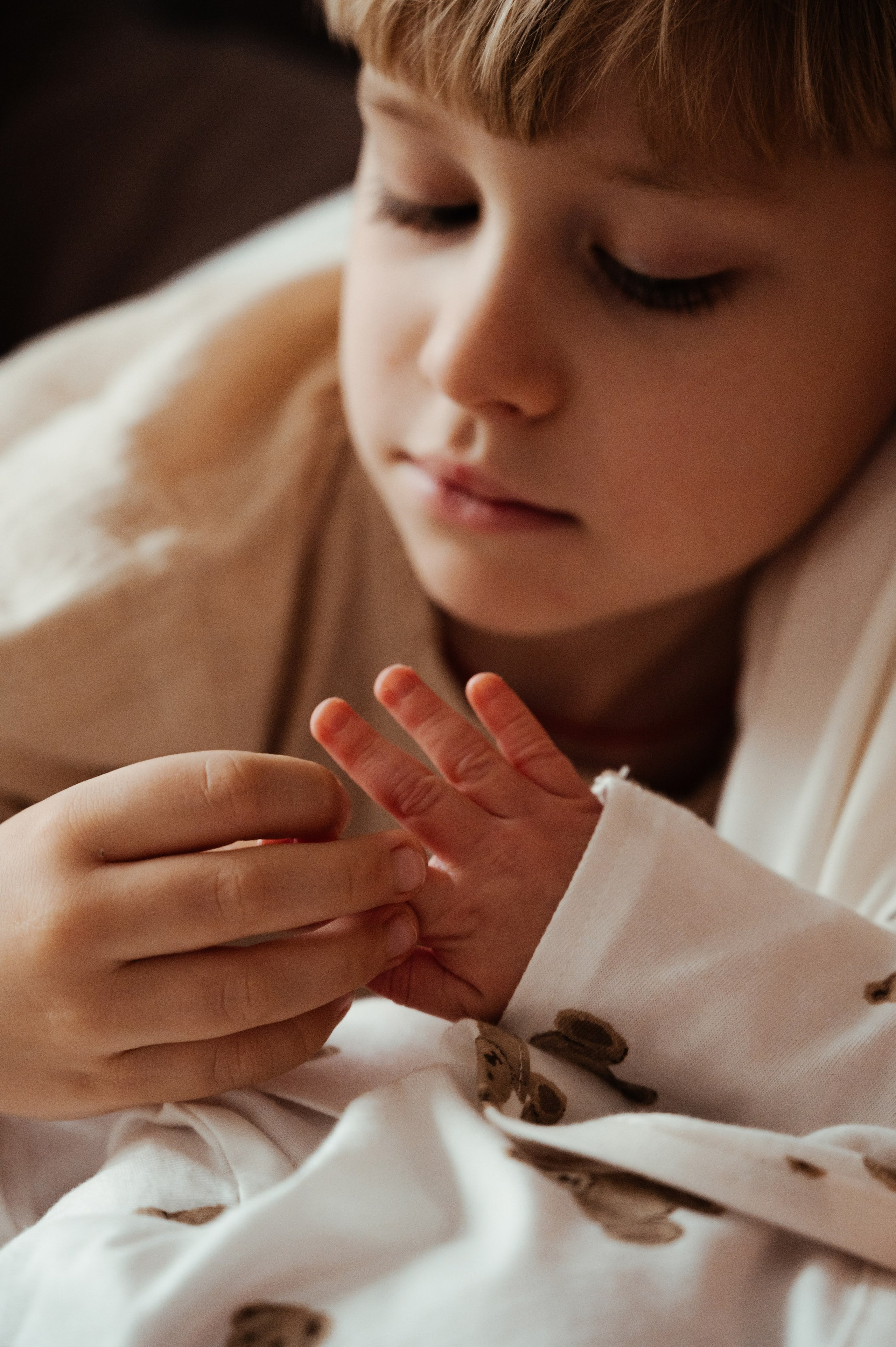 Фотосессия беременных в Санкт-Петербурге. Профессиональный фотограф беременности в СПБ. Стильные фотосессии беременности в стиле минимализм и классическая фотография