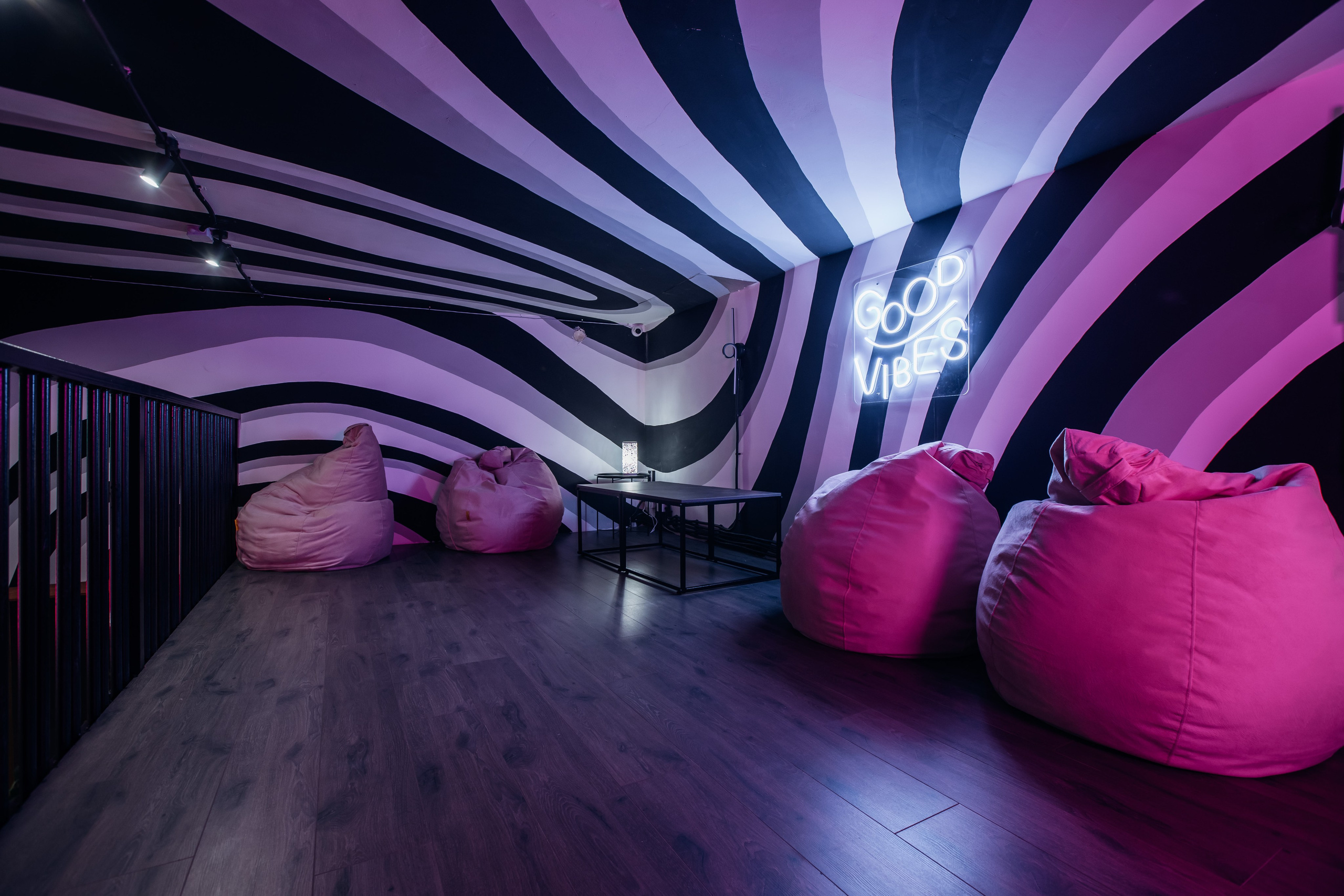 Оушен Драйв (лето). Аренда лофта в СПб для мероприятий