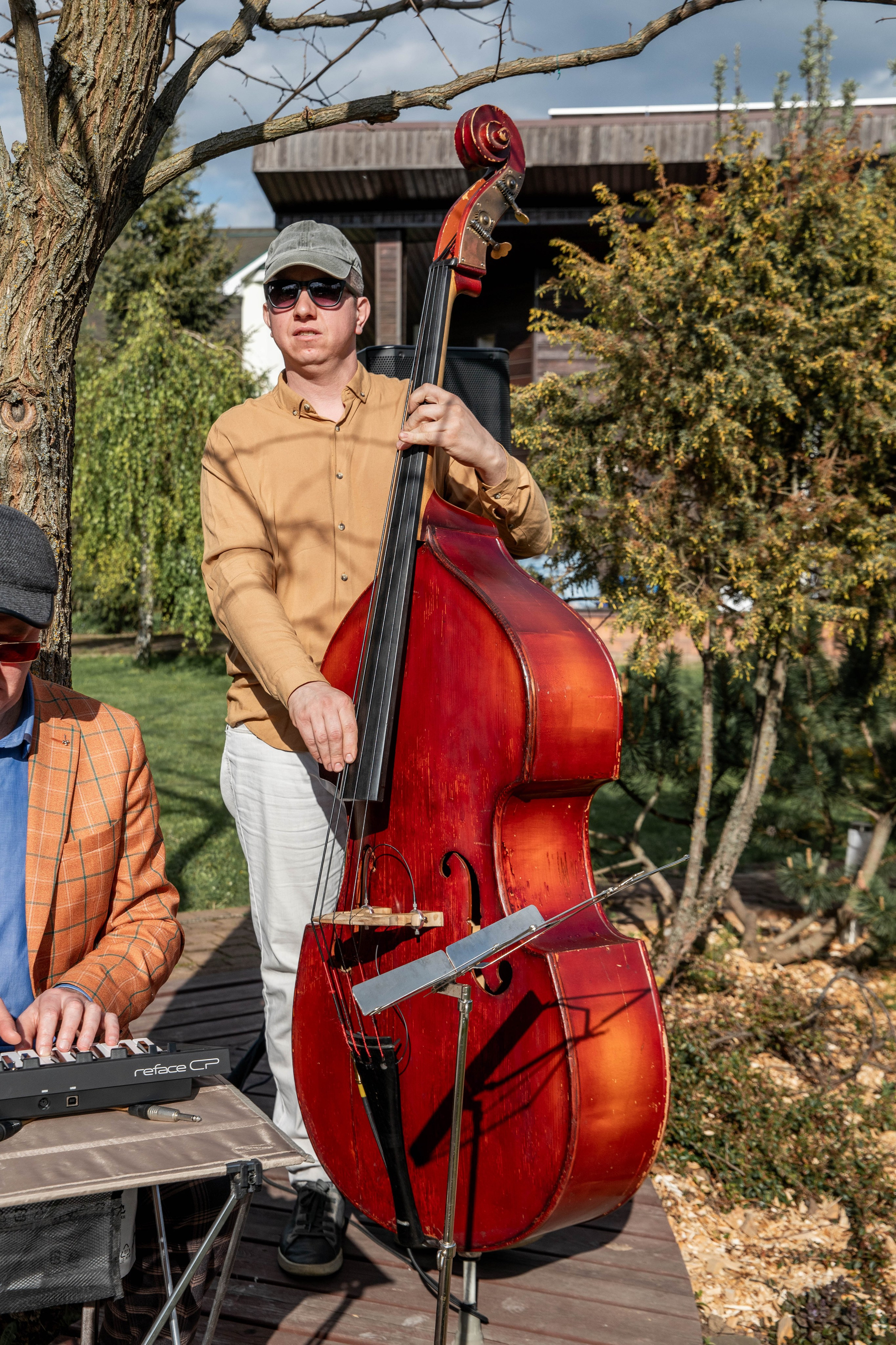 Аренда загородного дома для свадьбы или отдыха по Ярославскому шоссе. Банкетный зал Веранда в Якушево у озера для свадеб, юбилеев, корпоративов. Официальный сайт