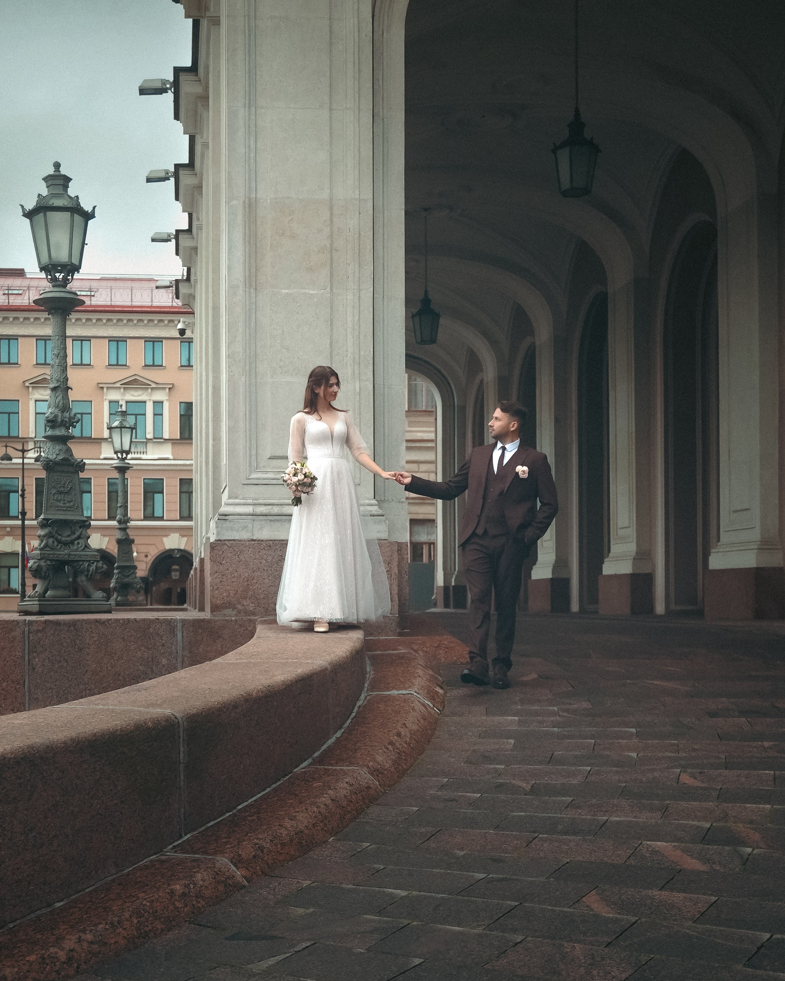 Любовный роман на Исаакиевской площади. Professional photoartist in St. Petersburg (wedding, reportage, portrait, model book, love story) Alexander Shvedov