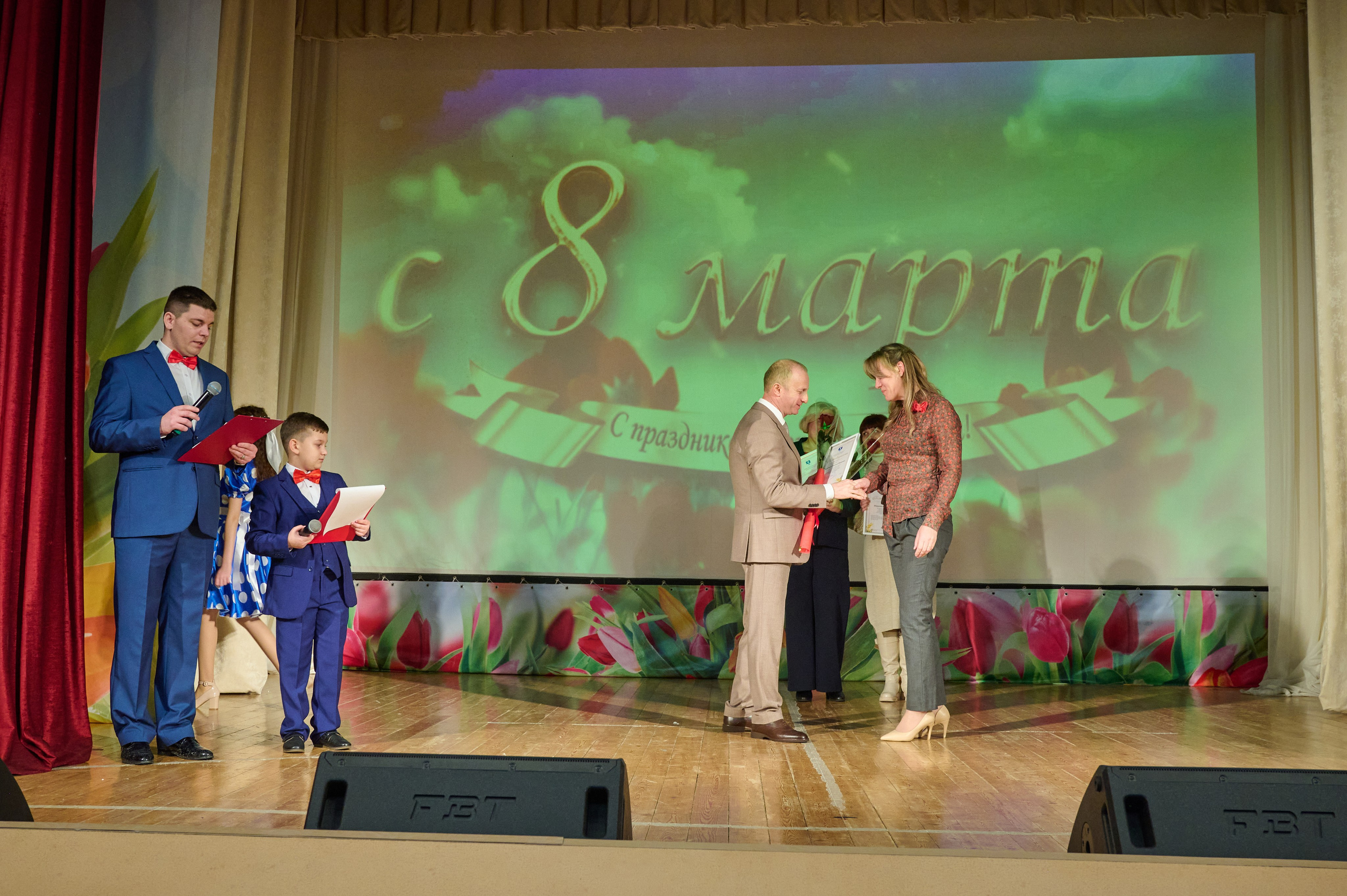 8 марта ДК Кабардинка. Жизнь курорта Кабардинка в фотографиях