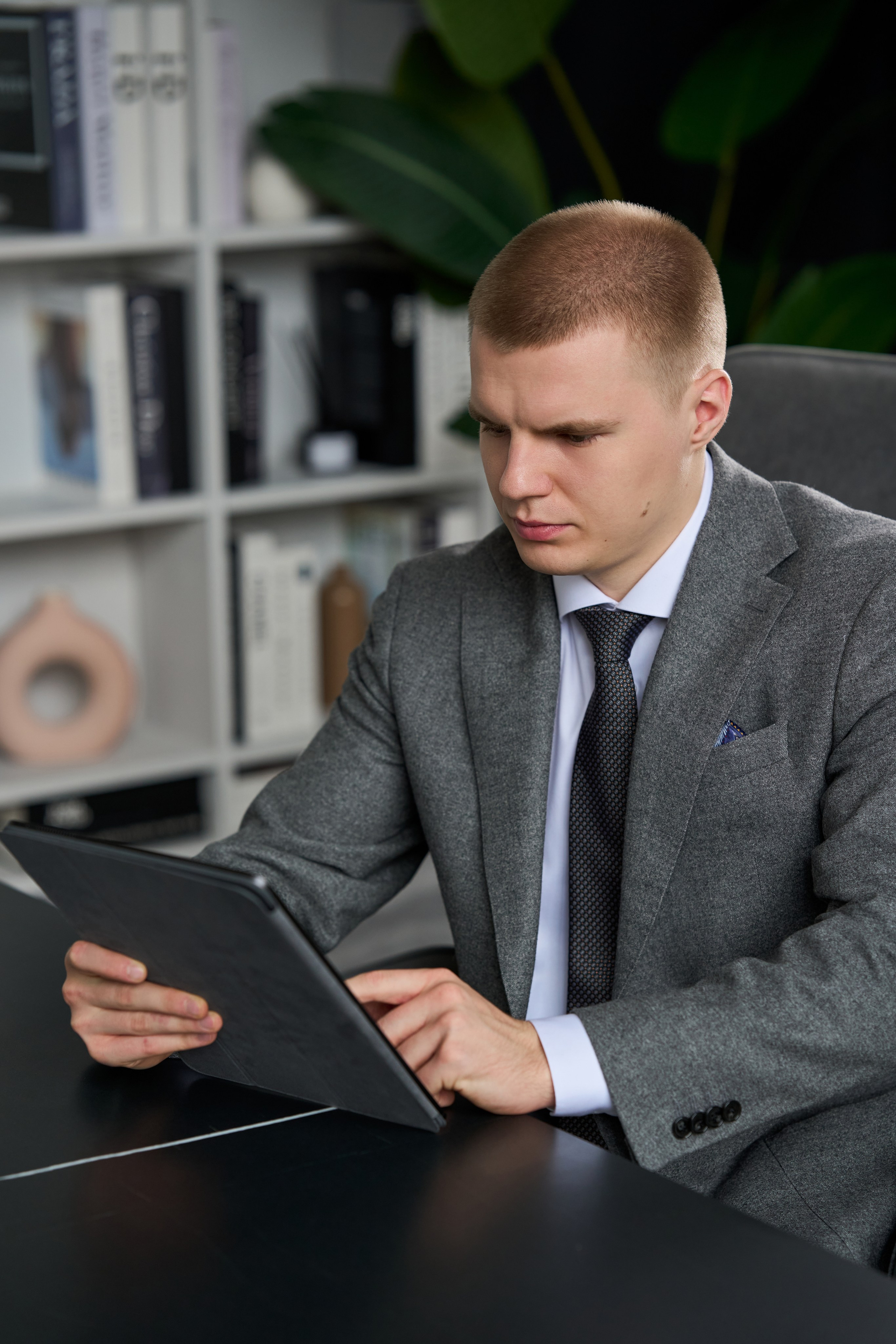 Корпоративные фотосессии сотрудников и руководства в офисах и на производствах. Портретный фотограф Павел Бахирев. Москва