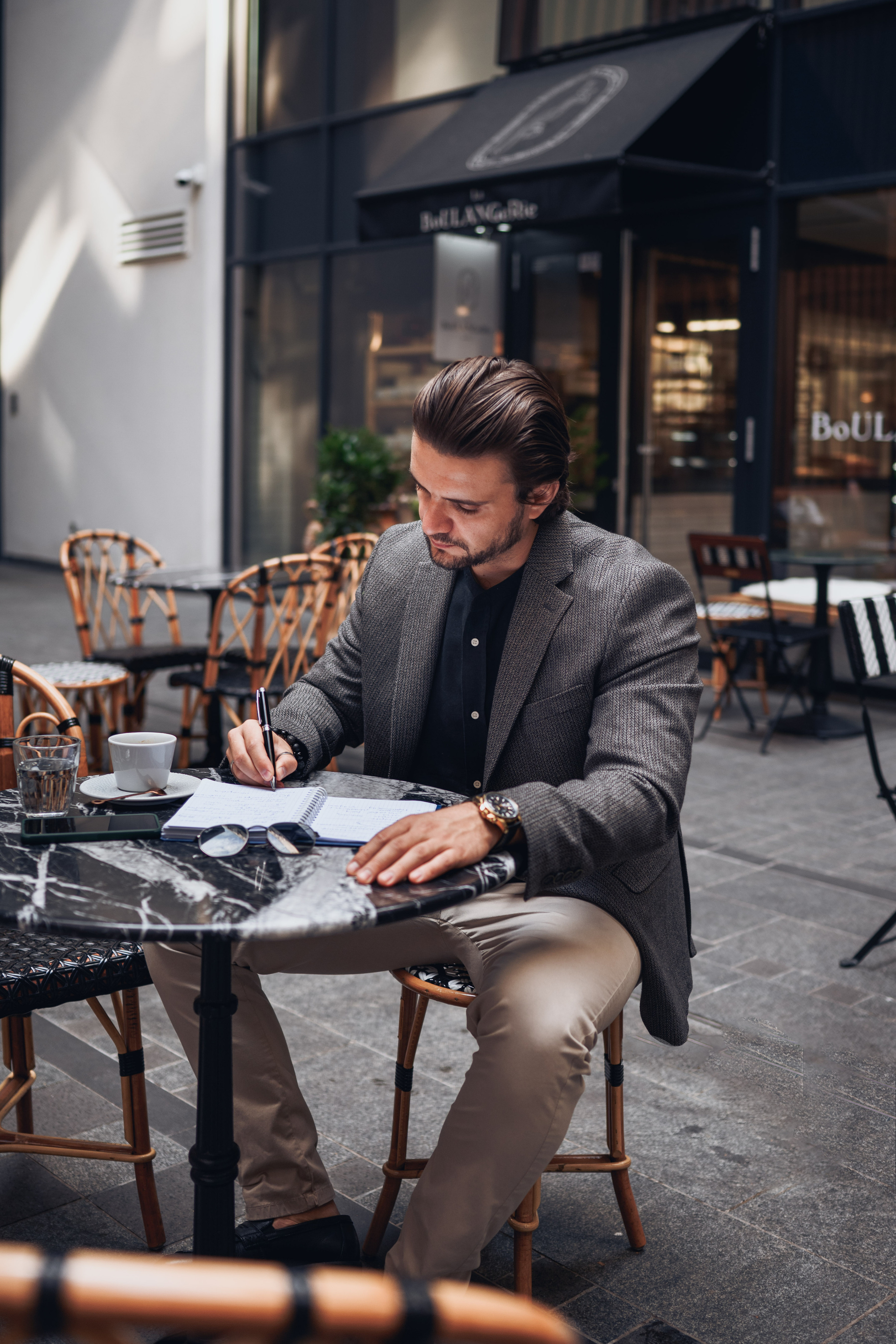 Фотосессия бизнес портрет для мужчины. Фотограф в Белграде Чугреева Елена