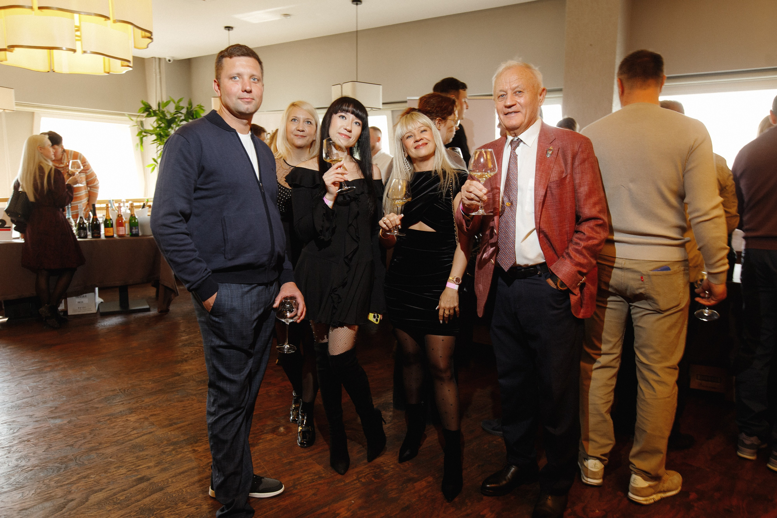 ФЕСТИВАЛЬ ИГРИСТЫХ ВИН. СВОИ. ФОТООТЧЕТЫ-СОБЫТИЯ-МЕСТА