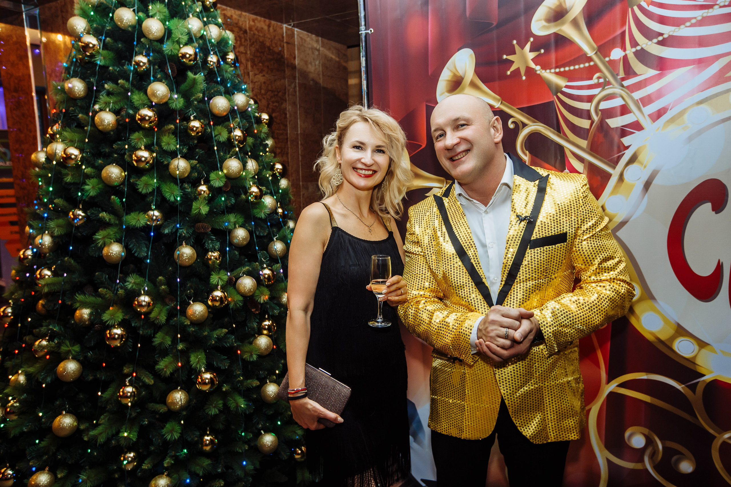 Счастливые и радостные лица на корпоративном празднике, фото и видео съёмка важных событий, подробнее на странице сайта