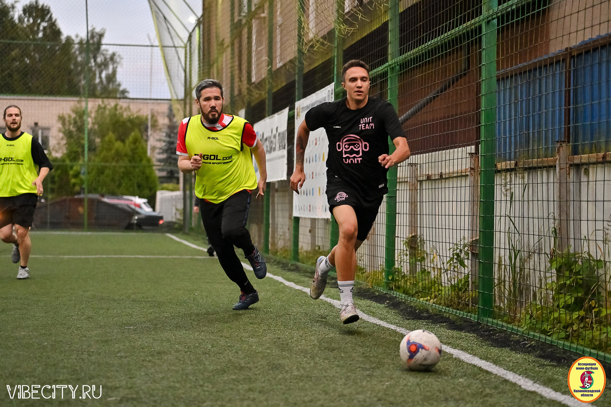 ИГРЫ МИНИ-ФУТБОЛЬНОЙ И КОРПОРАТИВНОЙ ЛИГИ. VIBECITY.RU Вайб Сити Ру Фоторепортажи Фотоотчеты Калининград