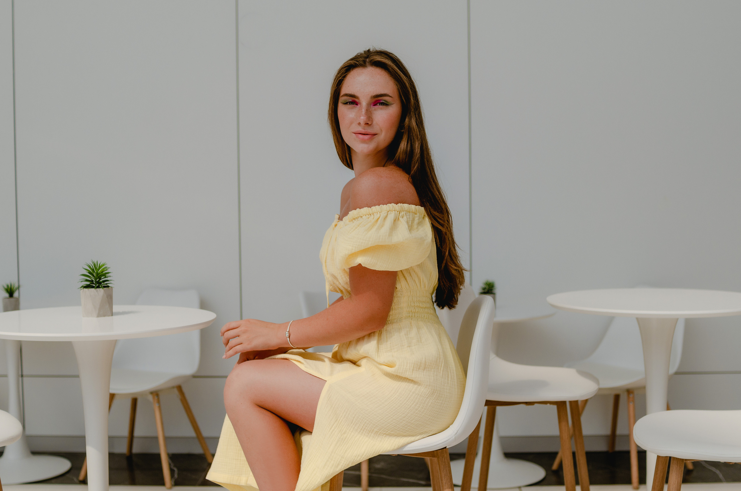 Валерия. Прогулка по торговому центру. Первая часть фото. Юлия Басня семейный и свадебный фотограф в Донецке