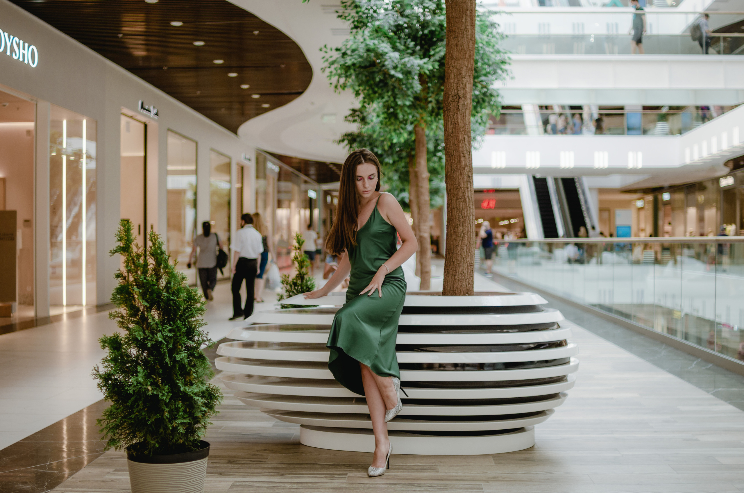 Валерия. Прогулка по торговому центру. Первая часть фото. Юлия Басня семейный и свадебный фотограф в Донецке