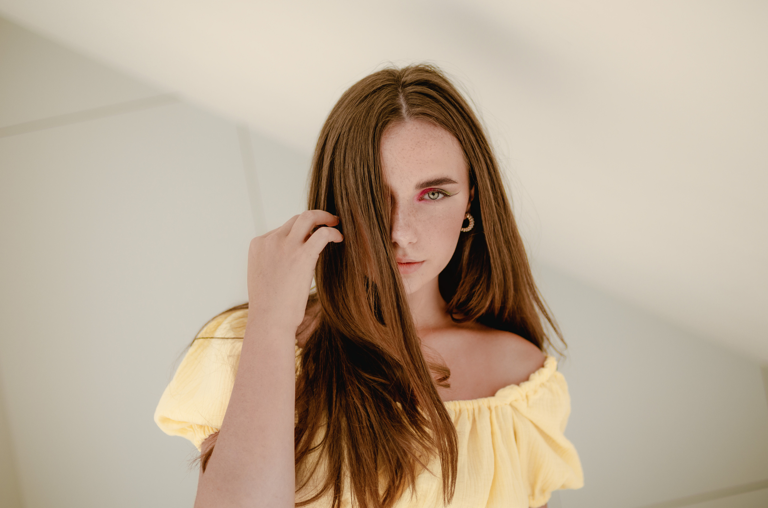 Валерия. Прогулка по торговому центру. Первая часть фото. Юлия Басня семейный и свадебный фотограф в Донецке