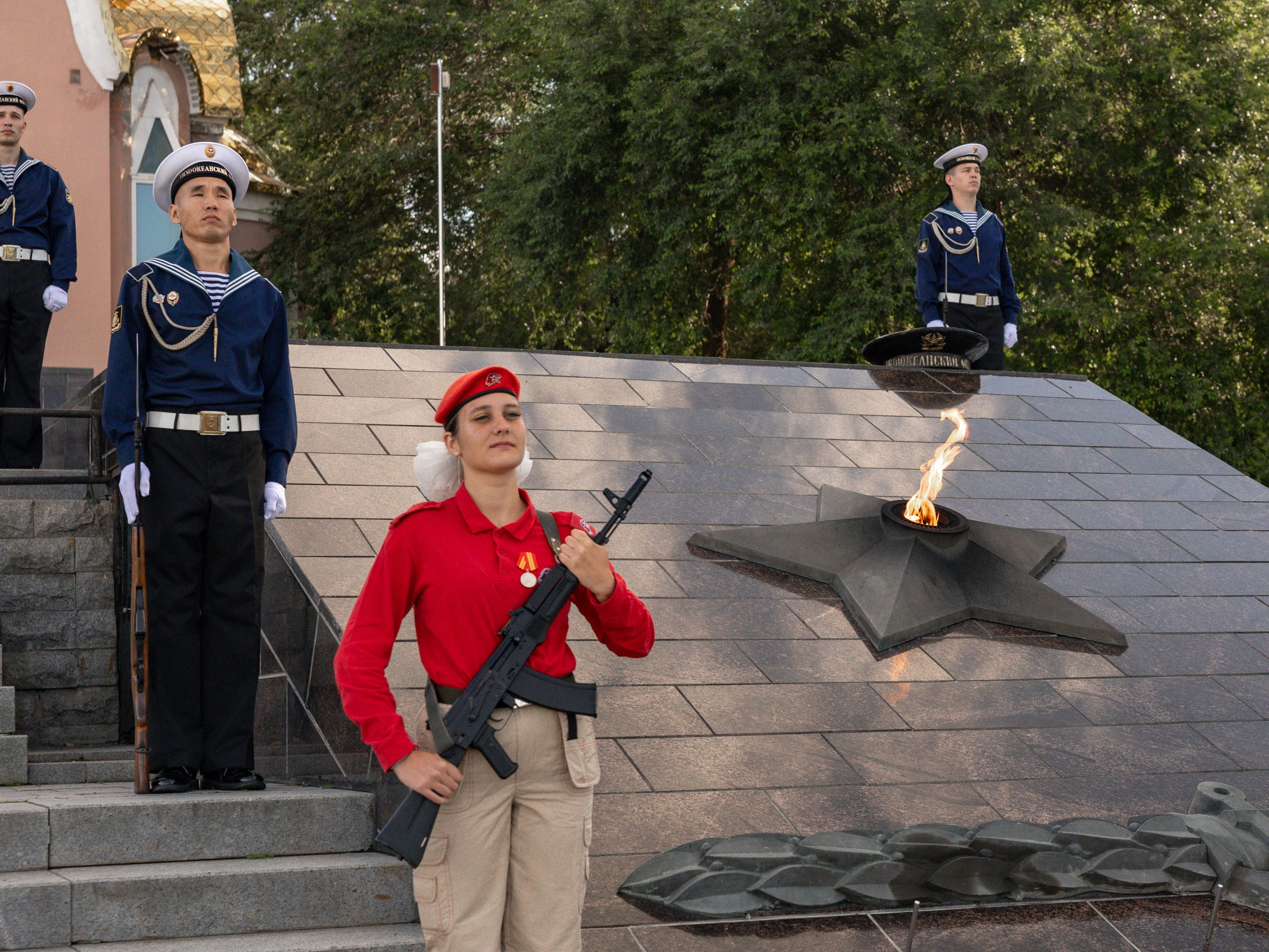 Памятная акция у мемориала «Боевая слава Тихоокеанского флота». Фотограф Наташа Скрипка