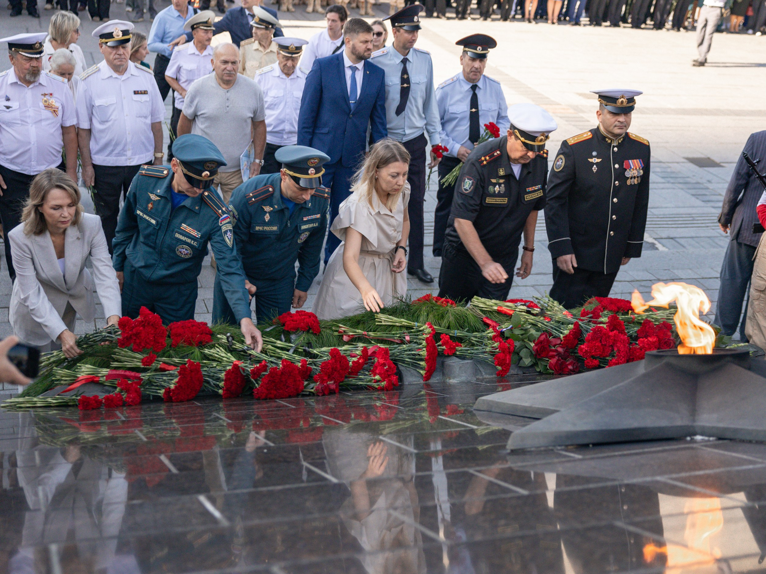 Памятная акция у мемориала «Боевая слава Тихоокеанского флота». Фотограф Наташа Скрипка
