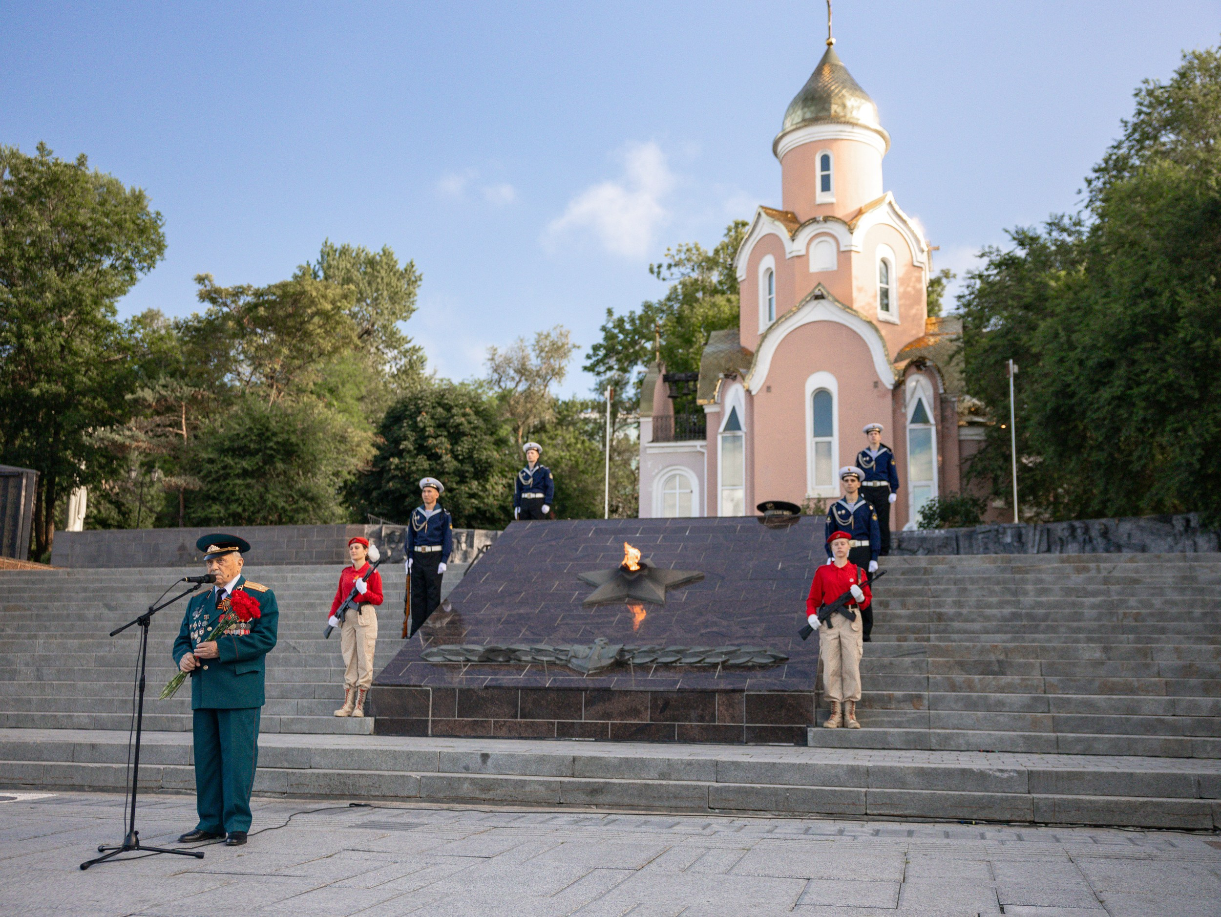 Памятная акция у мемориала «Боевая слава Тихоокеанского флота». Фотограф Наташа Скрипка