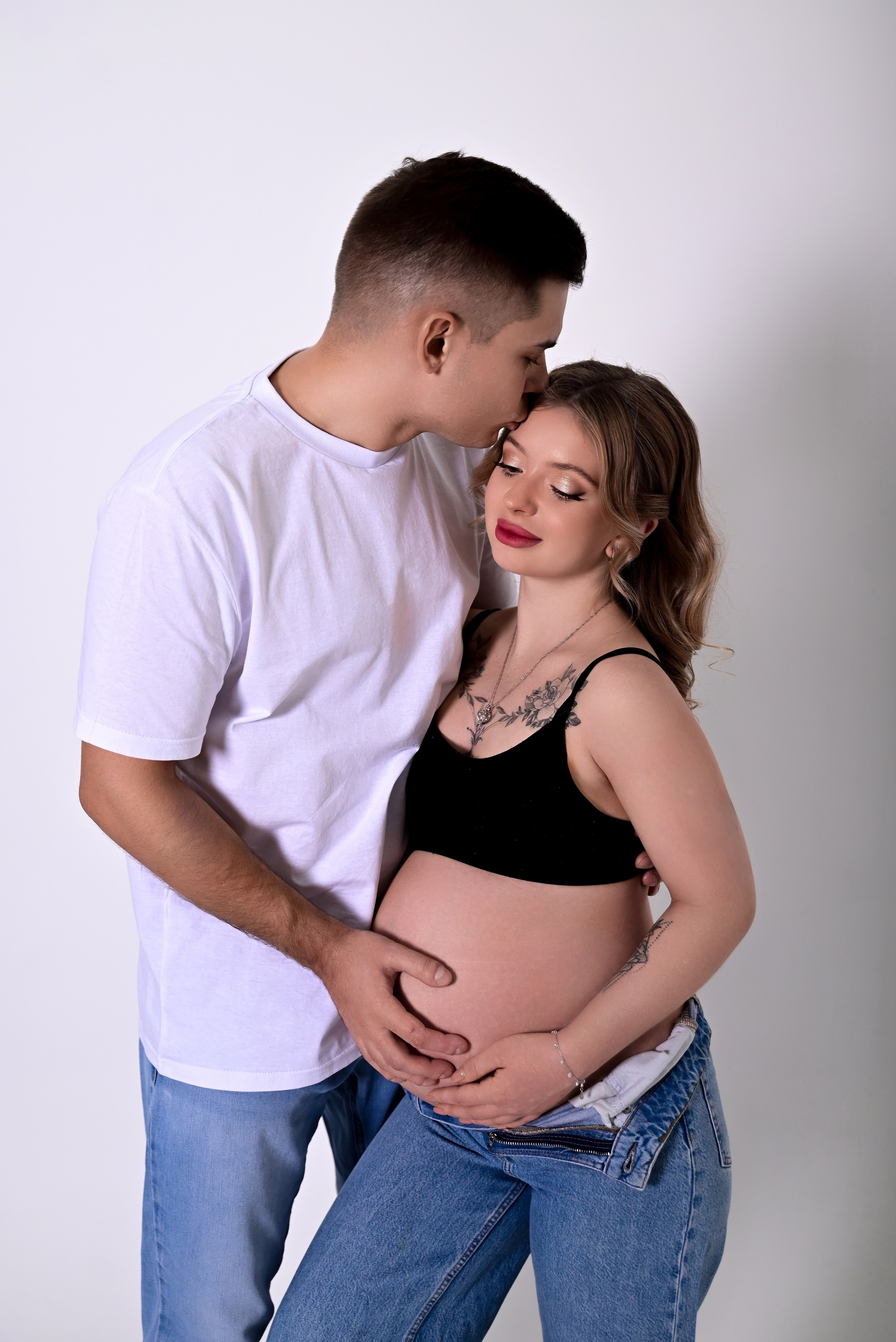 Беременность. Фотостудия Зефир. Фотосессии в студии под ключ. Москва. Семейные и детские фотосессии