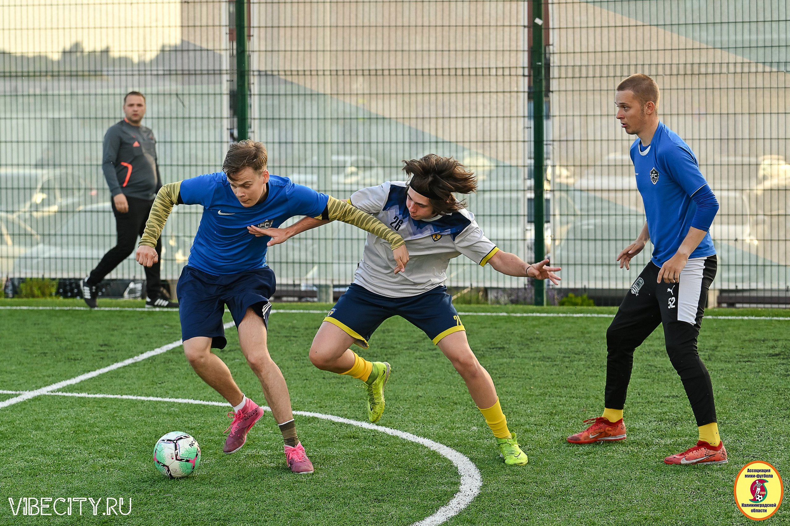 ИГРЫ МИНИ-ФУТБОЛЬНОЙ И КОРПОРАТИВНОЙ ЛИГИ. VIBECITY.RU Вайб Сити Ру Фоторепортажи Фотоотчеты Калининград