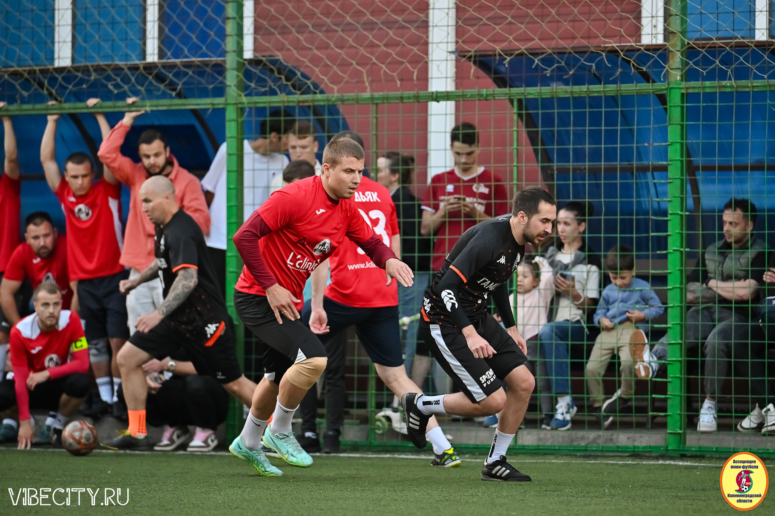 ИГРЫ МИНИ-ФУТБОЛЬНОЙ И КОРПОРАТИВНОЙ ЛИГИ. VIBECITY.RU Вайб Сити Ру Фоторепортажи Фотоотчеты Калининград