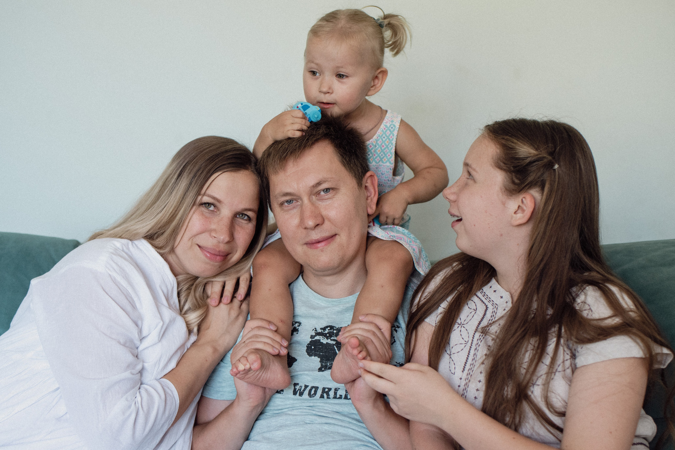 Семья Марины дома. Семейный фотограф в Севастополе Куценко Светлана