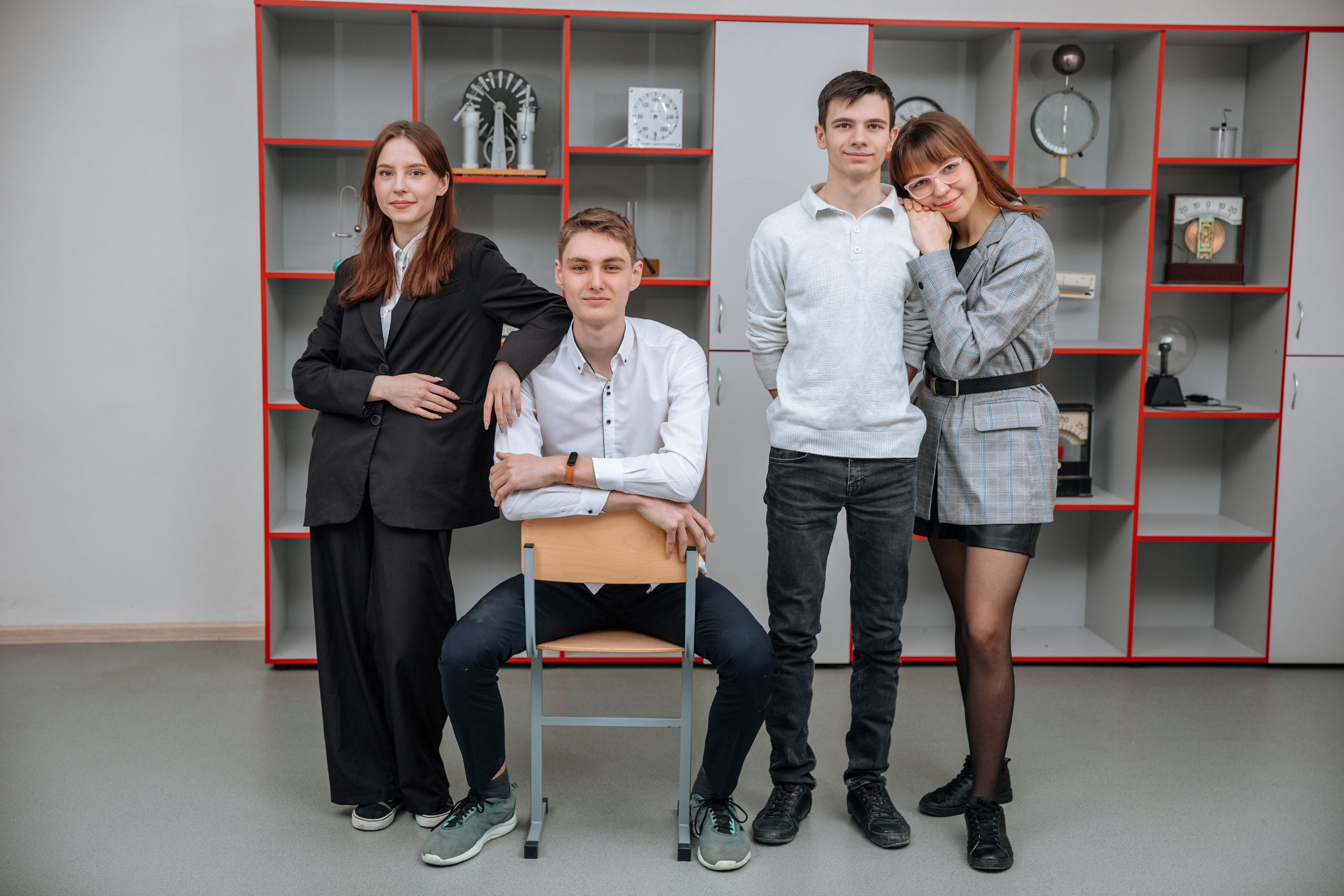 Старшая школа. Выпускные школьные фотоальбомы для школ и детских садов в Волгограде и Волжском