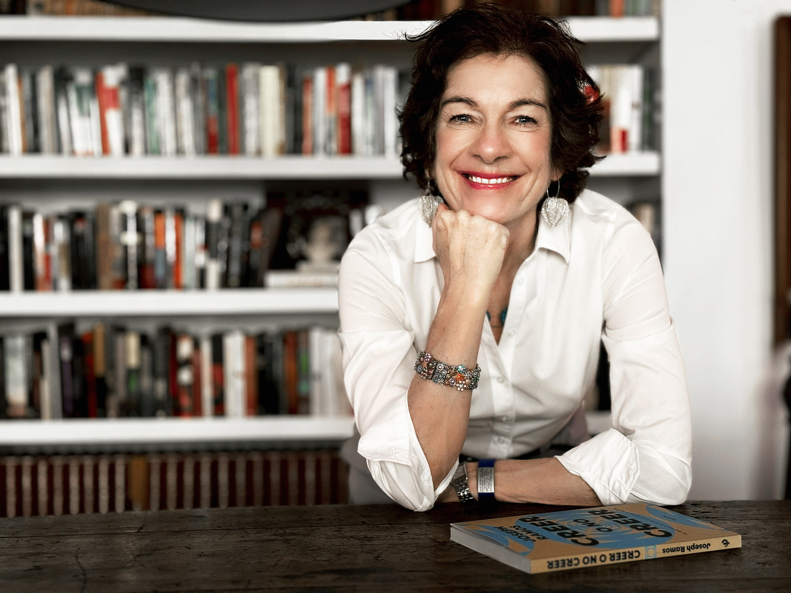 Fotografía Corporativa y Retratos Profesionales en Santiago, Chile. Retrato formal. Fotos Profesionales para LinkedIn, Empresas. Fotógrafa en Santiago, Chile | Julia Zalnova