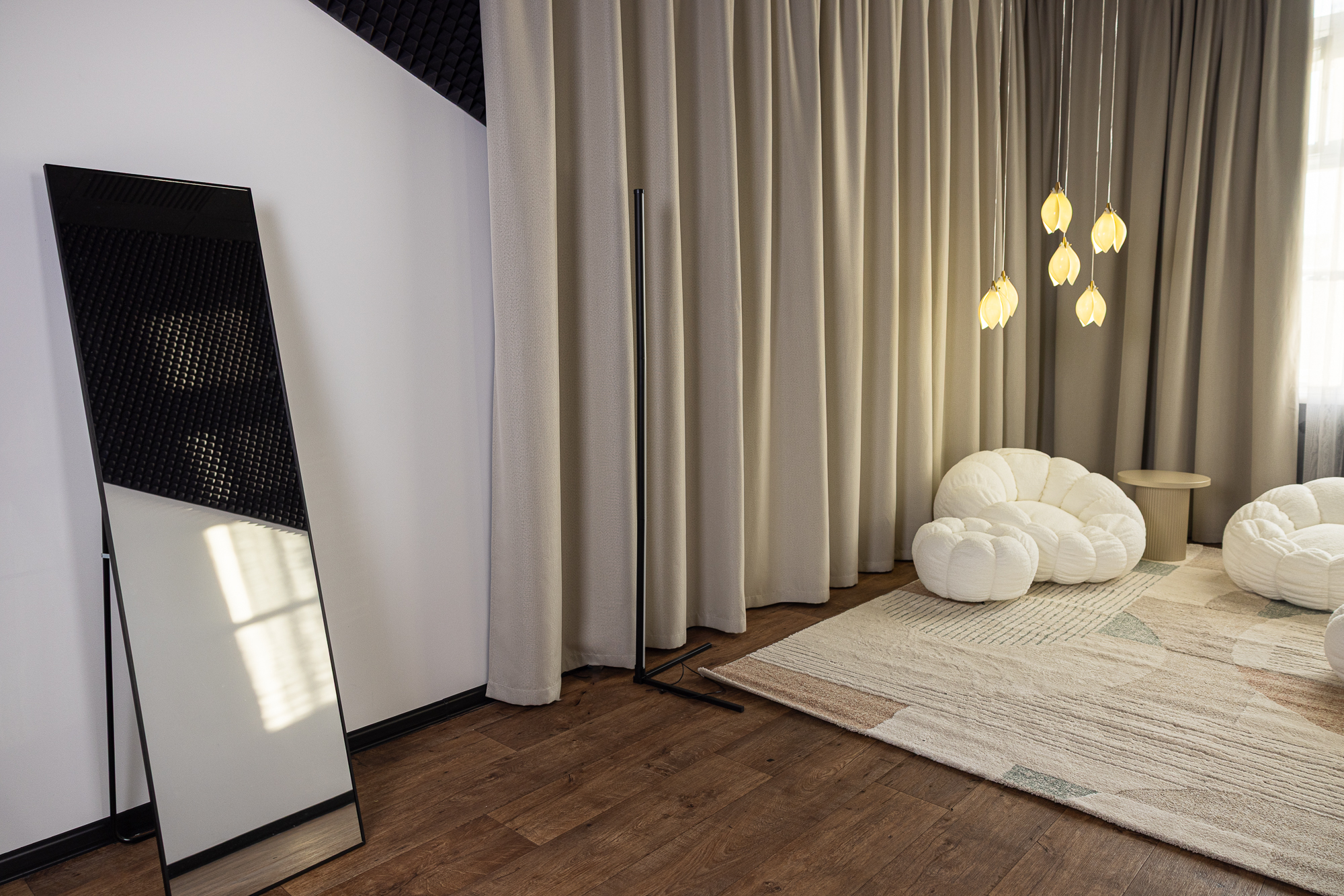 Photohub залы для съемки бизнес-контента. Фотограф в Минске Людмила Дутко