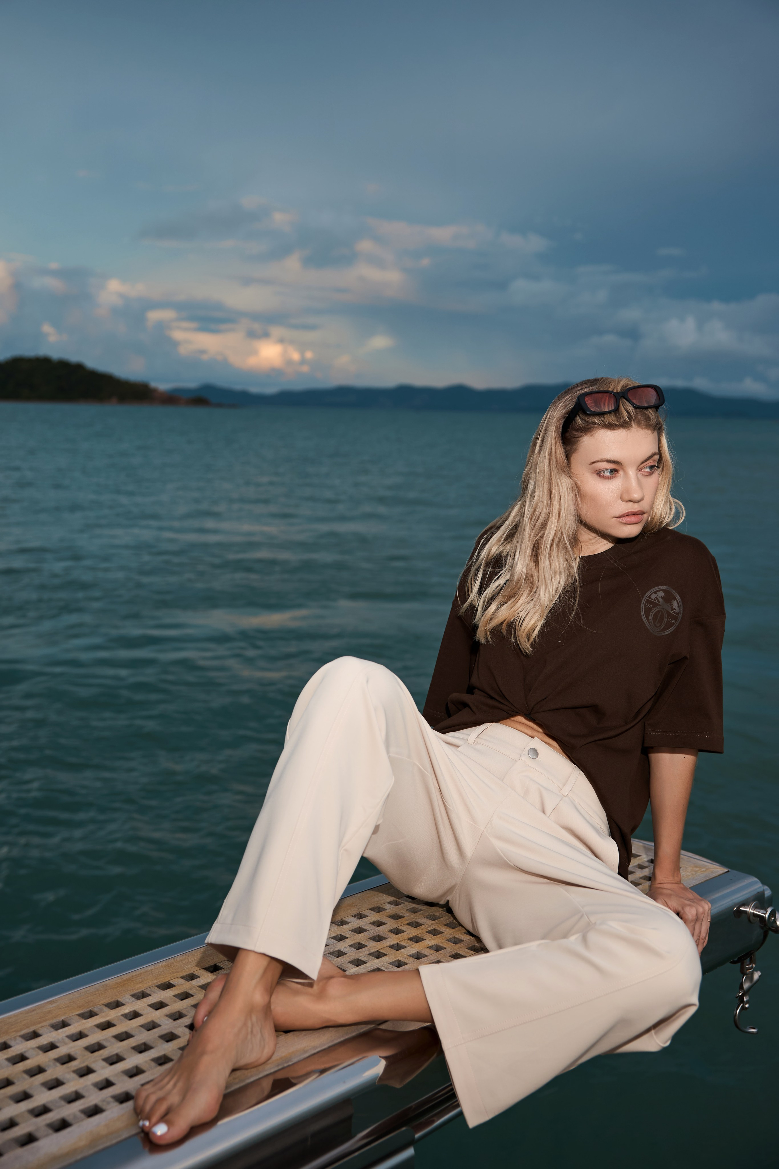 Брендовая фотосессия на катамаране у берегов Пхукета — роскошь, стиль и море. Фотограф на Пхукете в Таиланде