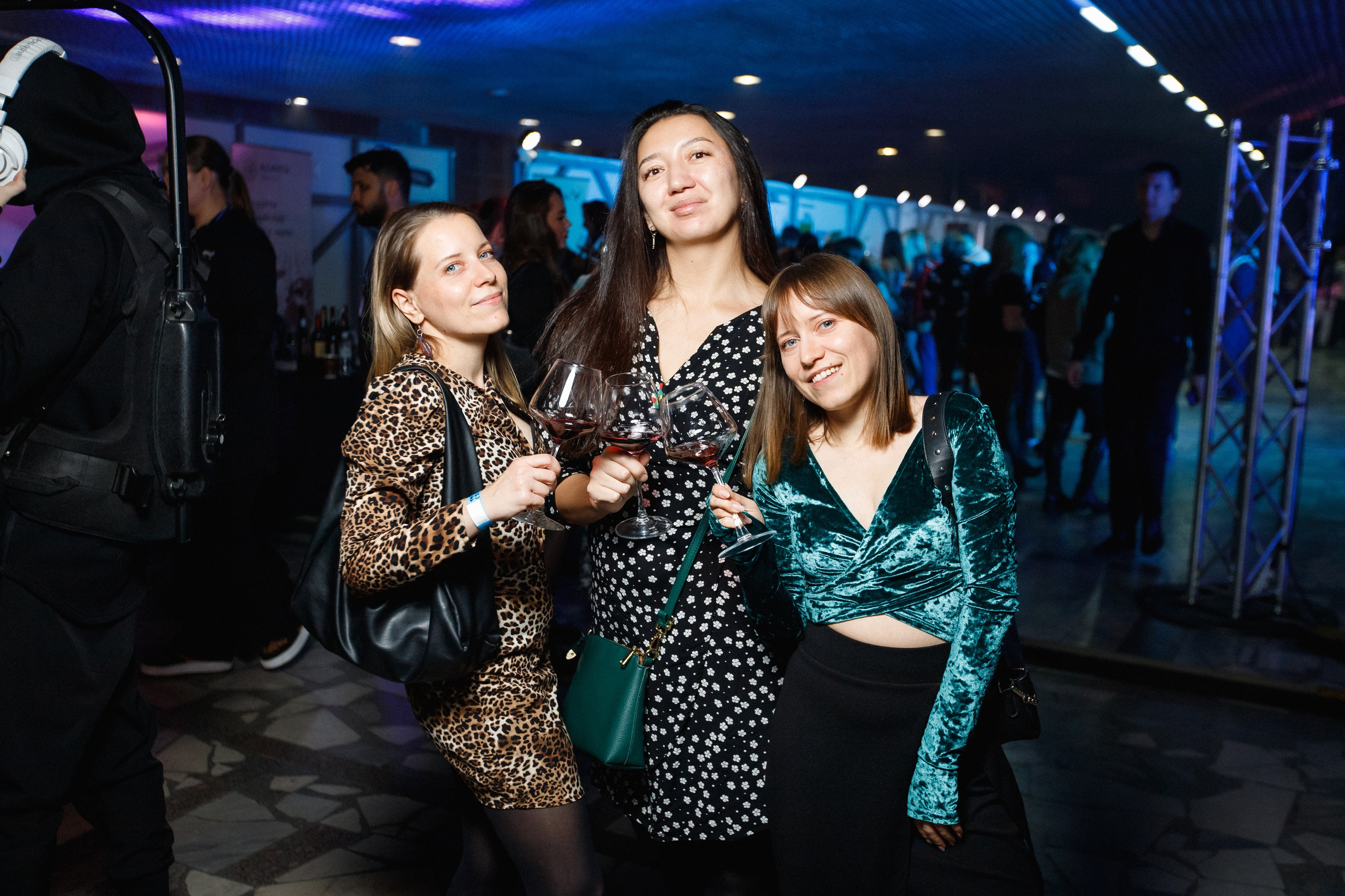 КРУГОСВЕТКА — ВИННЫЙ ФЕСТИВАЛЬ. СВОИ. ФОТООТЧЕТЫ-СОБЫТИЯ-МЕСТА