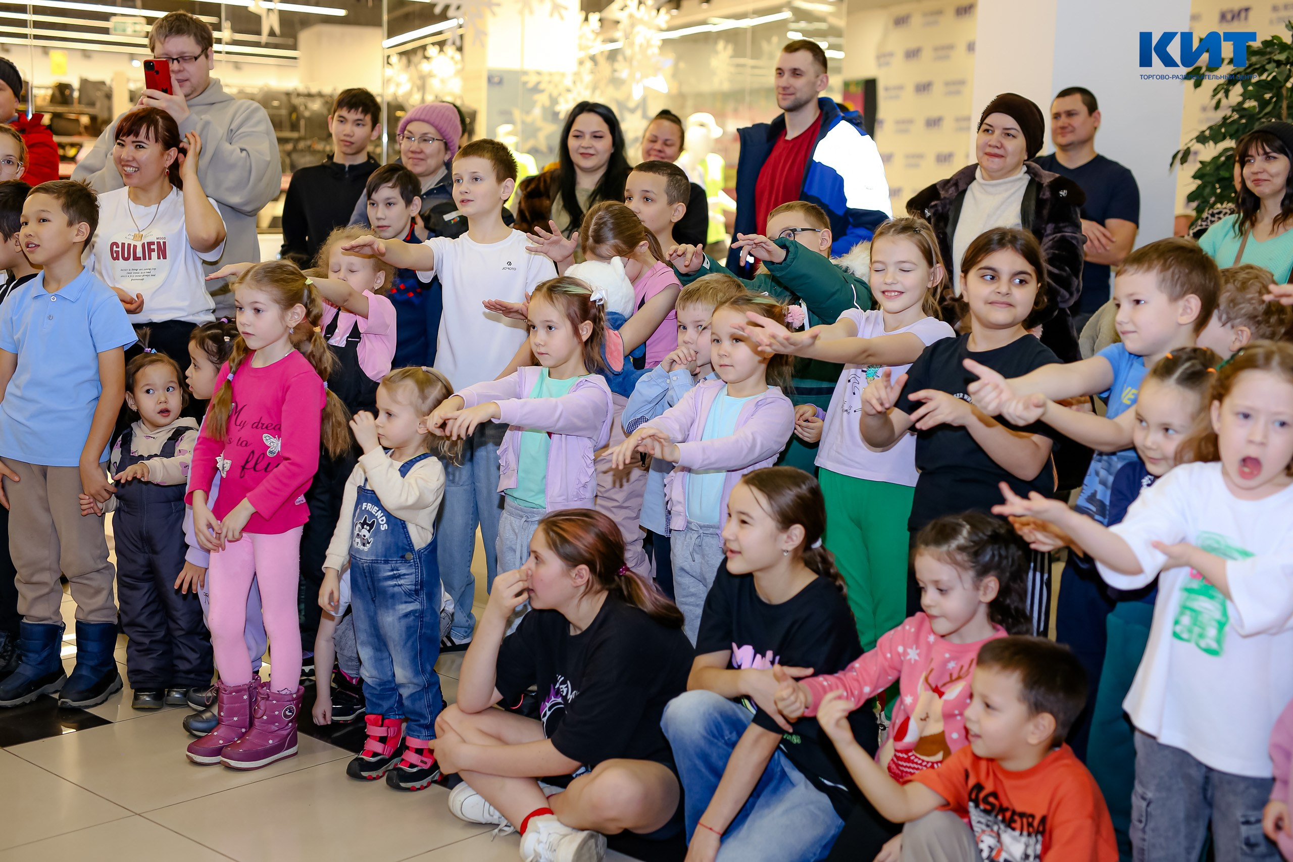 04.01 Утренник в Тц Кит. Команда специалистов в мире фотографии и видео. Детский фотограф, семейный фотограф