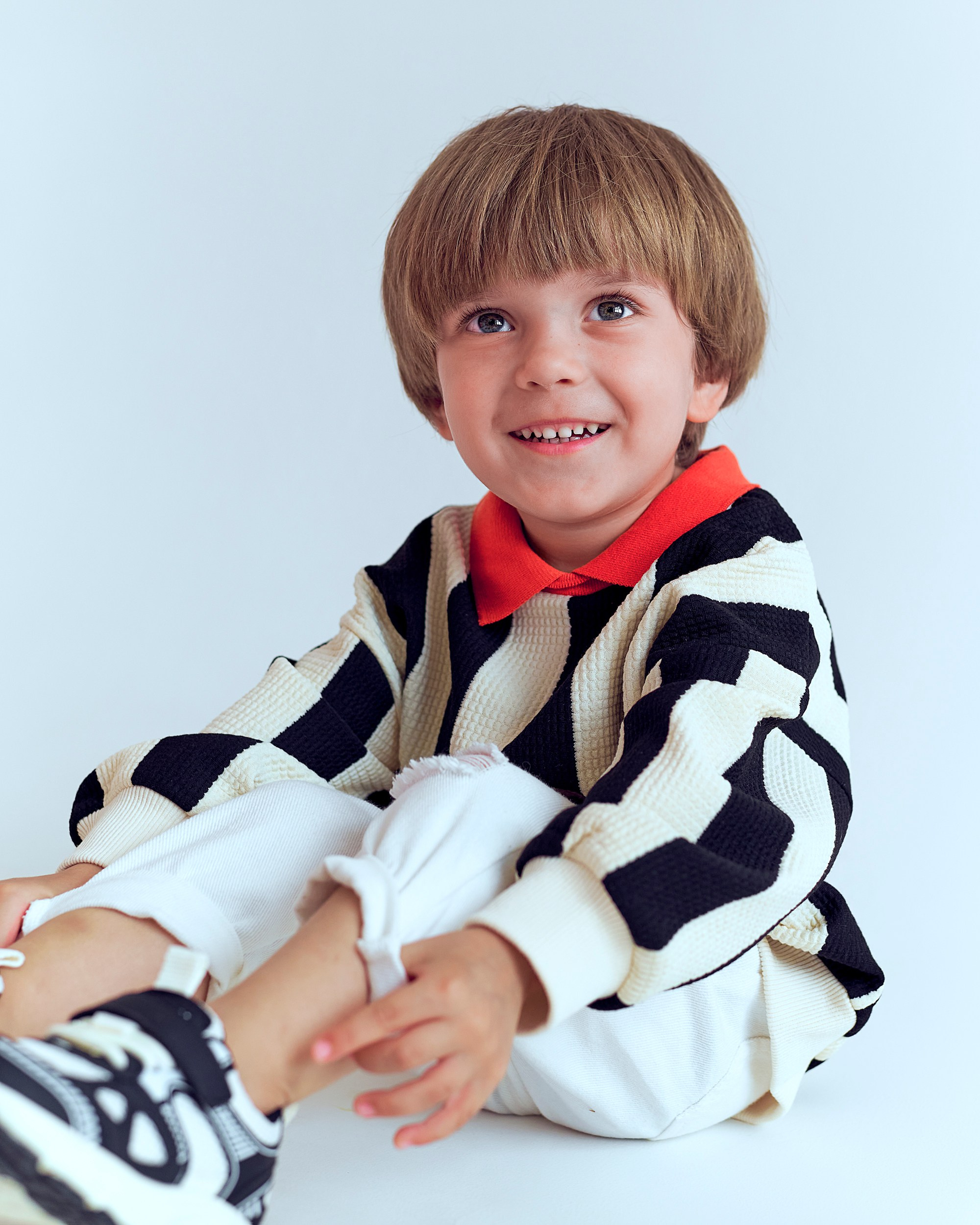 Модель для предметной съемки мальчик Радэль Казань| Sale Easy