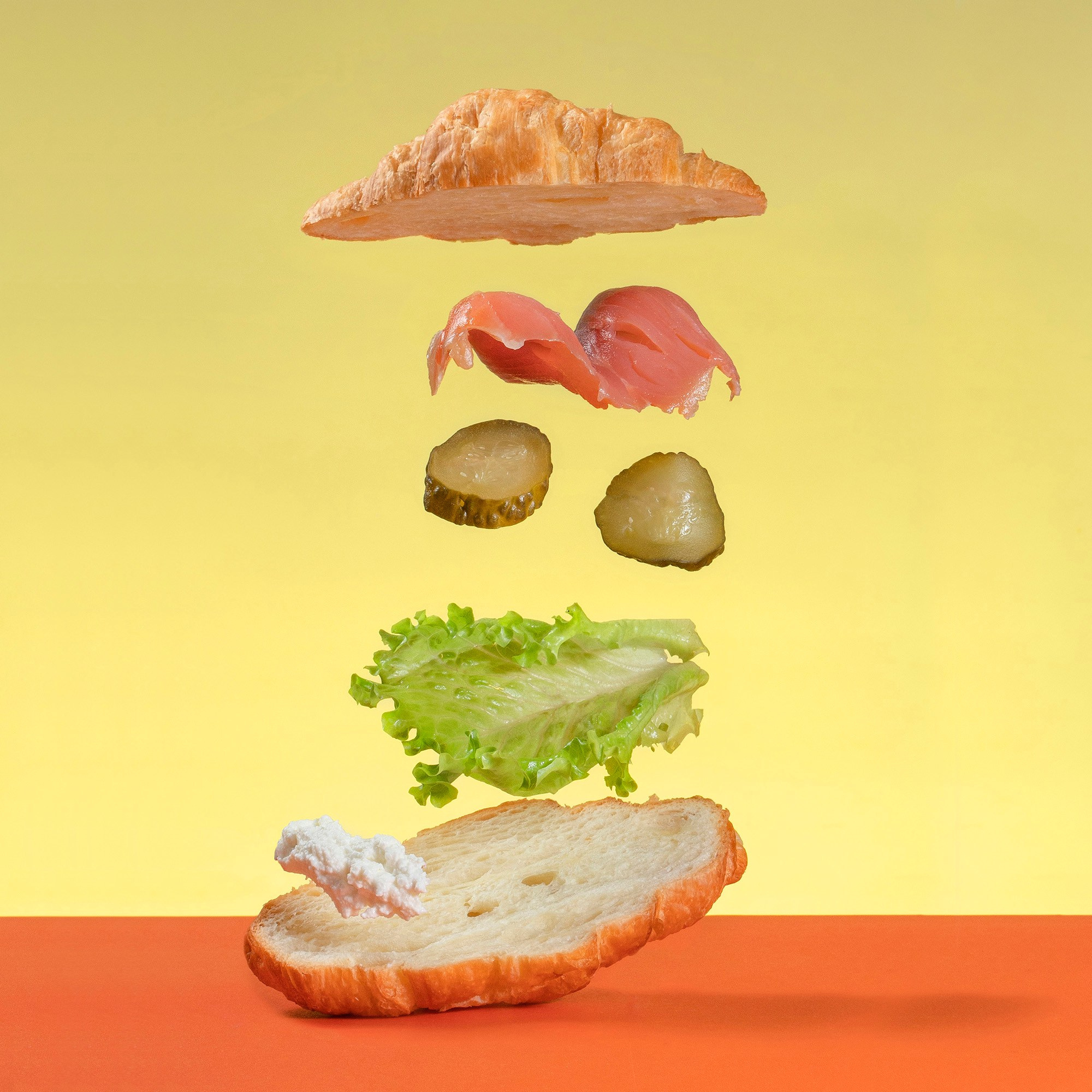 Как сфотографировать левитирующий бургер?