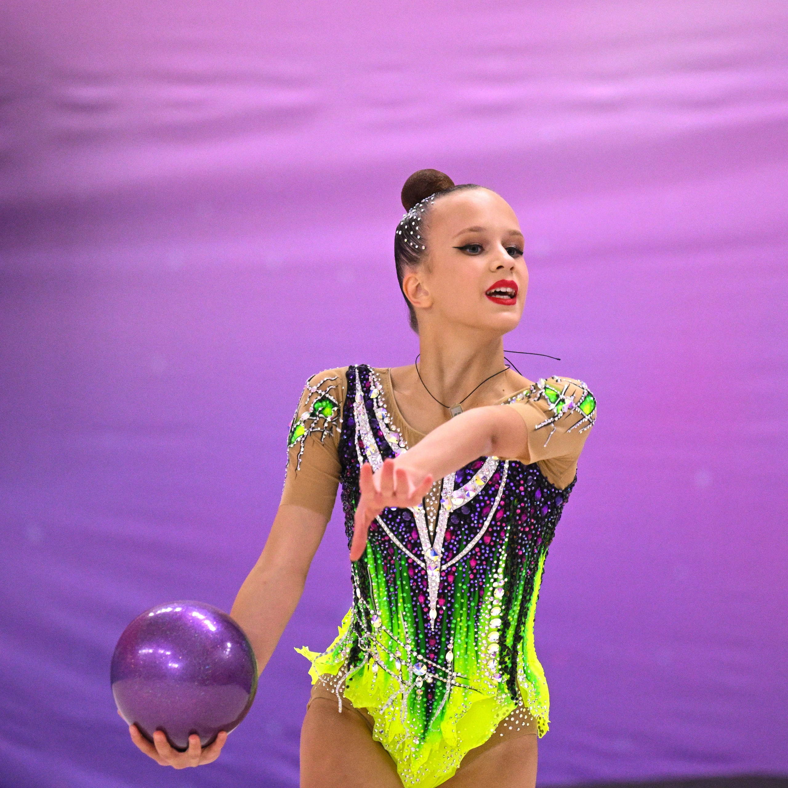 Всероссийские соревнования по художественной гимнастике «СОВЕРШЕНСТВО» Москва ВОЛЕЙБОЛЬНАЯ АРЕНА «ДИНАМО». ФОТОВИДЕОСПОРТ. Фото видео услуги на соревнованиях по художественной гимнастике. Видеотрансляция соревнований. Москва, ЦФО, ПФО