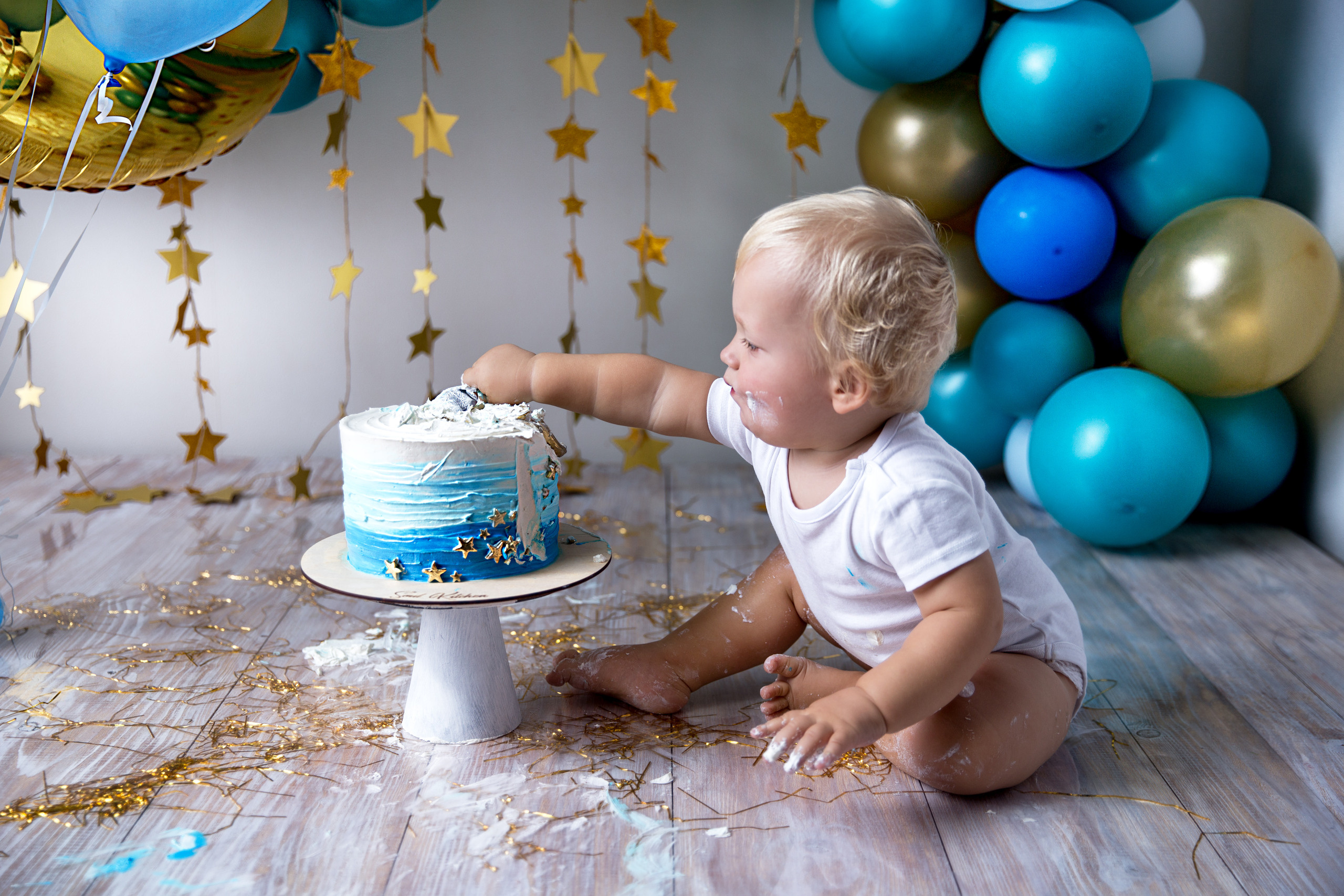 Фотосессия ГОДОВАСИЕ. Фотограф новорожденных, детей до года и беременных в Симферополе