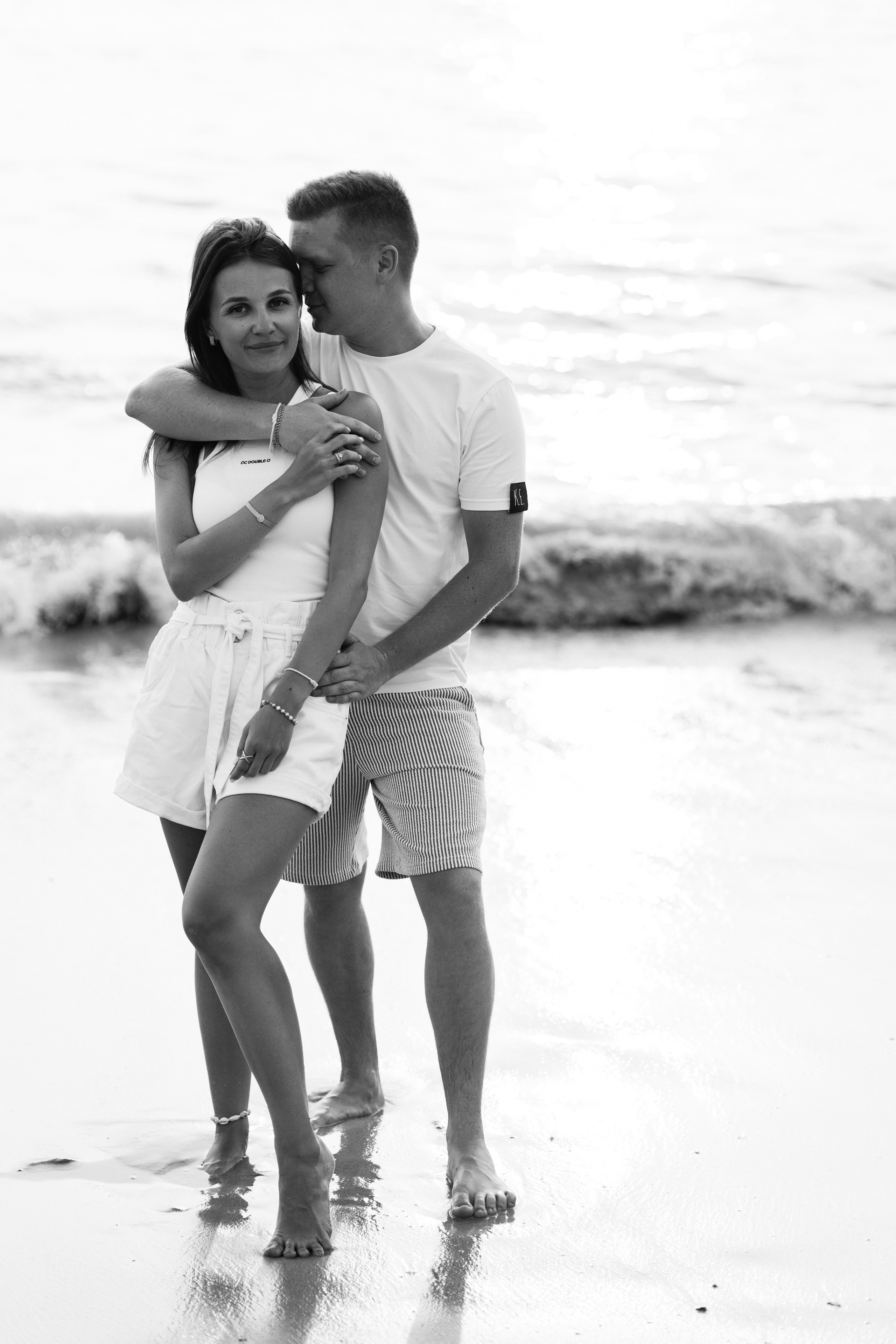 Love Story на Пхукете: фотосессия для пары на пляже Карон. Фотограф на Пхукете в Таиланде