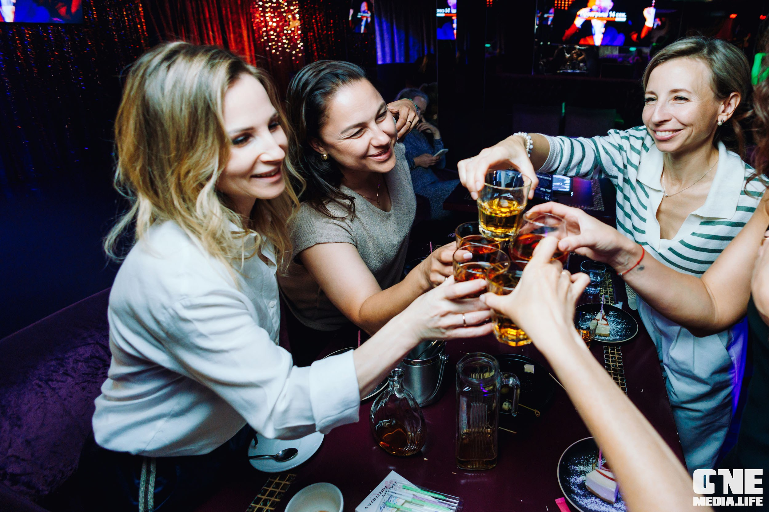 Фоторепортаж из караоке-клуба Эйфория. One Media Life: фоторепортажи, фотоотчеты с мероприятий и заведений