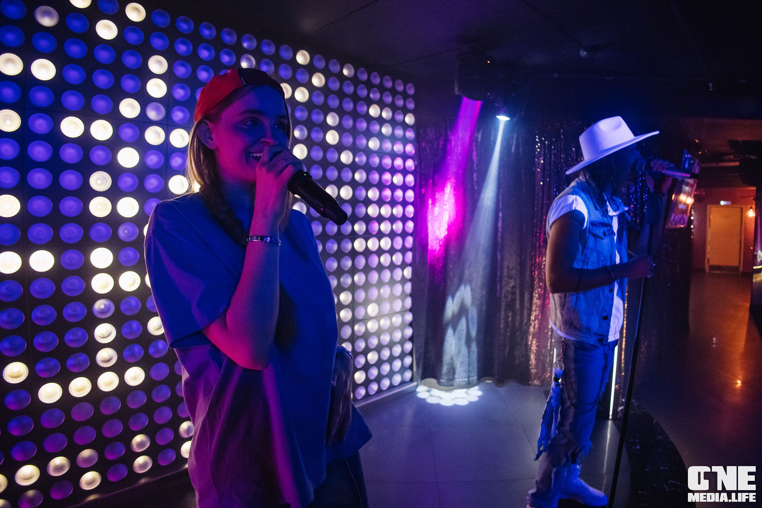 Фоторепортаж из караоке-клубе Эйфория. One Media Life: фоторепортажи, фотоотчеты с мероприятий и заведений